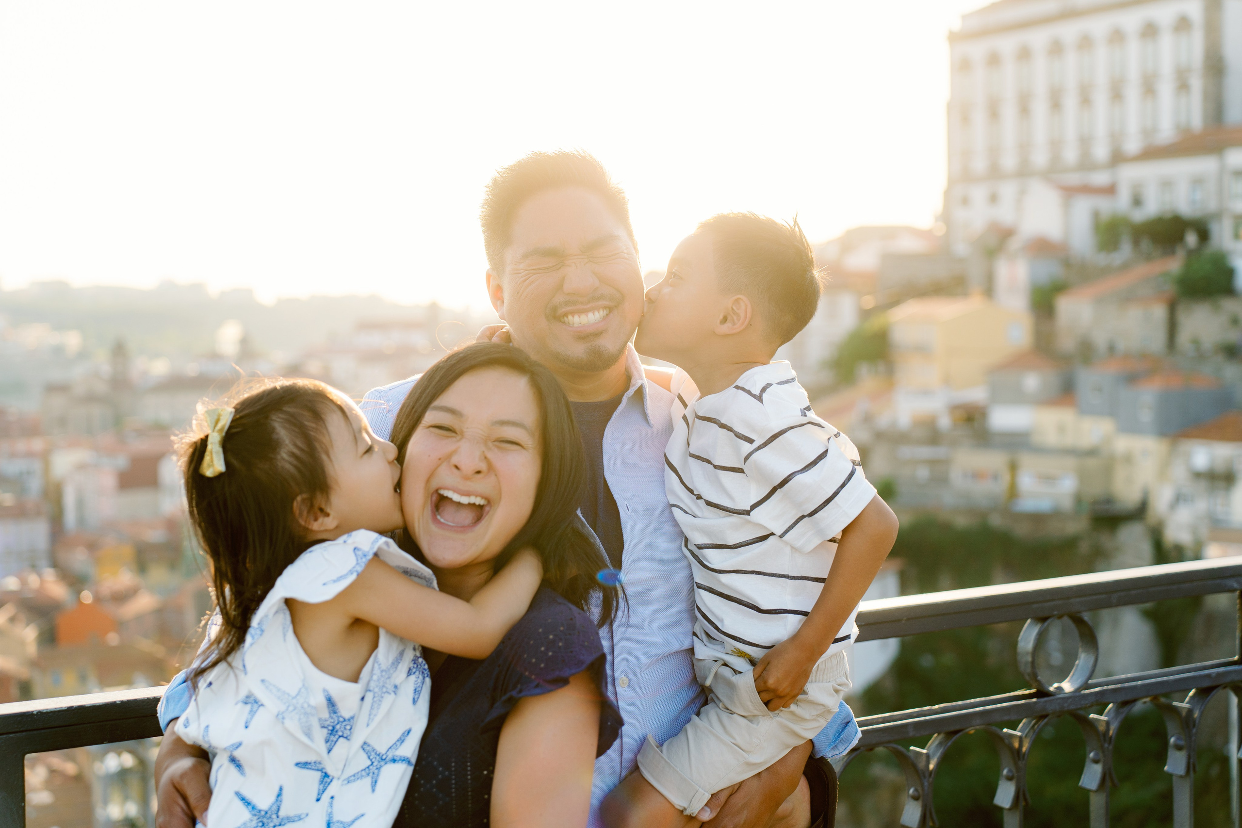 Family photo shoot in Porto. Photographer in Portugal Polina Gotovaya