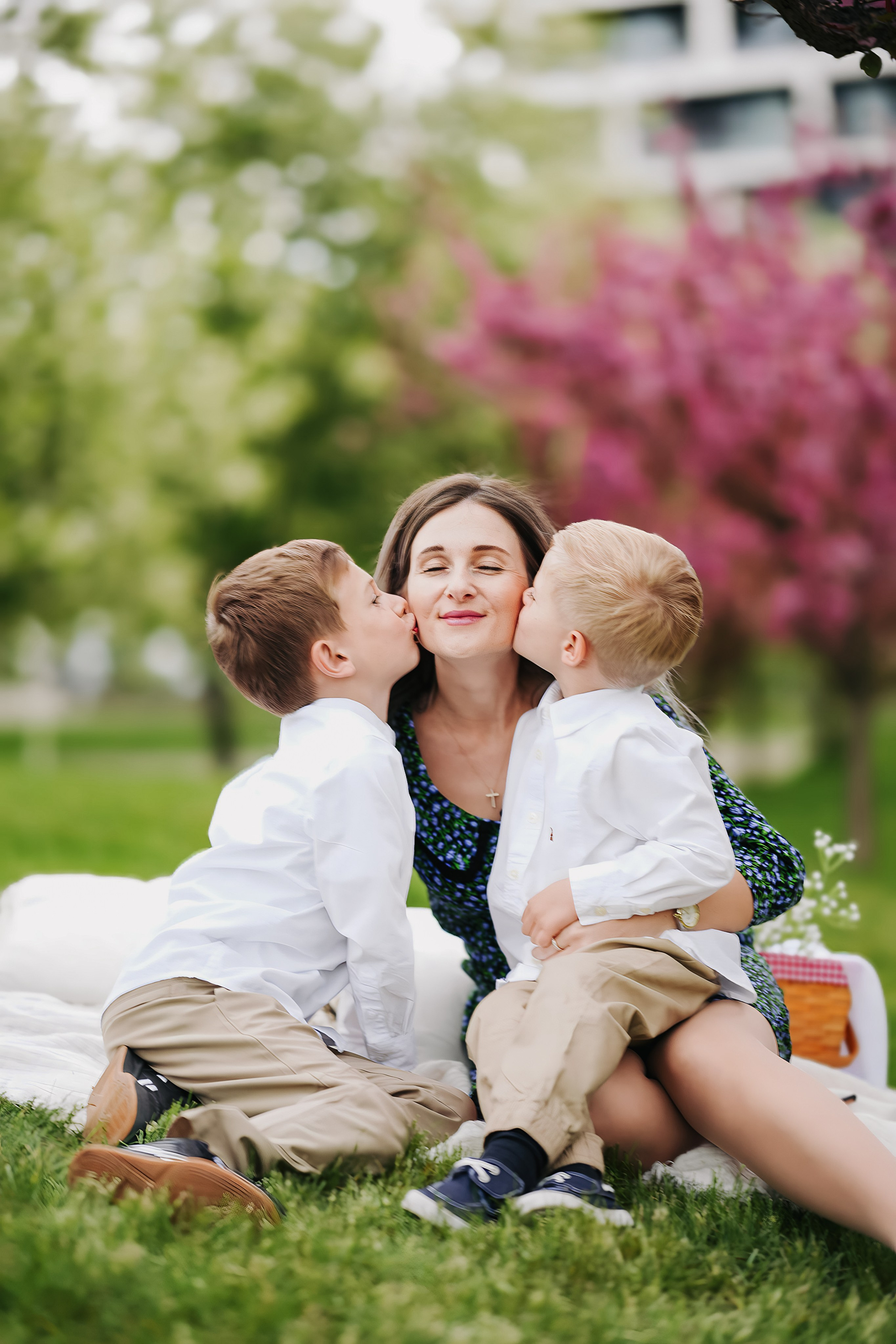 Spring Photo Day. Pashynska Photography | Calgary Wedding & Family Photographer