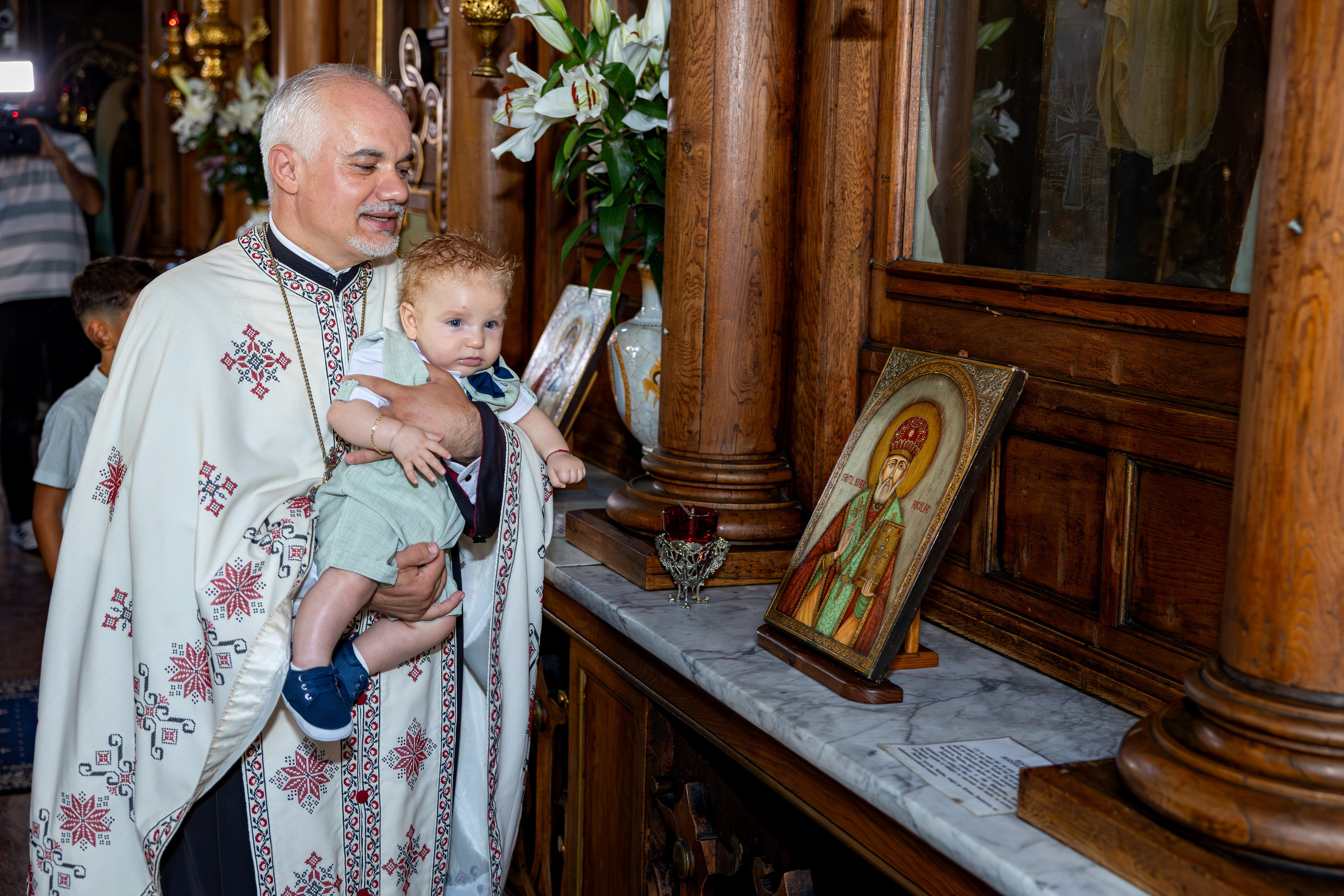 Eric Ionut. Moments By Gub