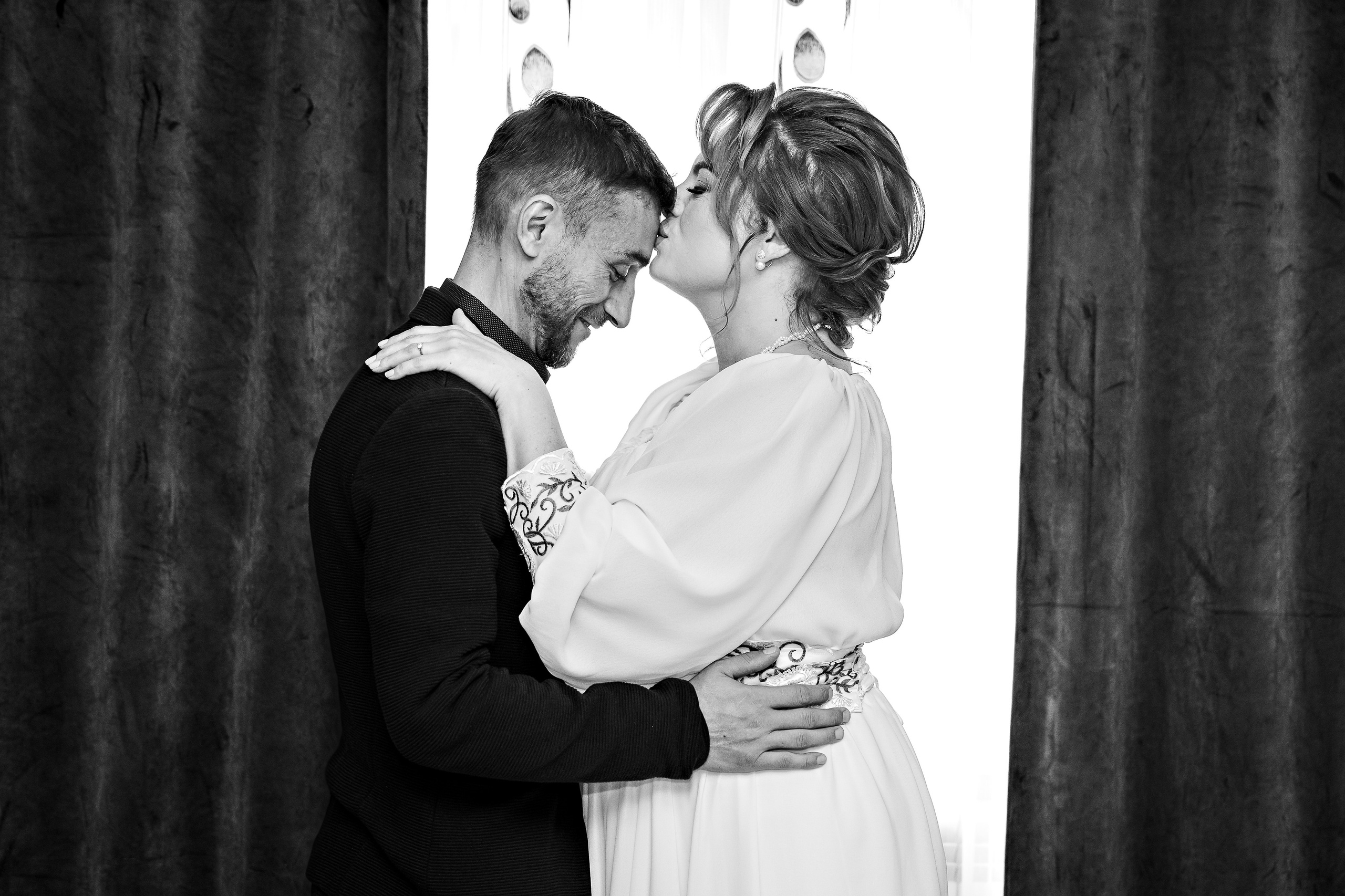 Andrei Sebastian. Moments By Gub