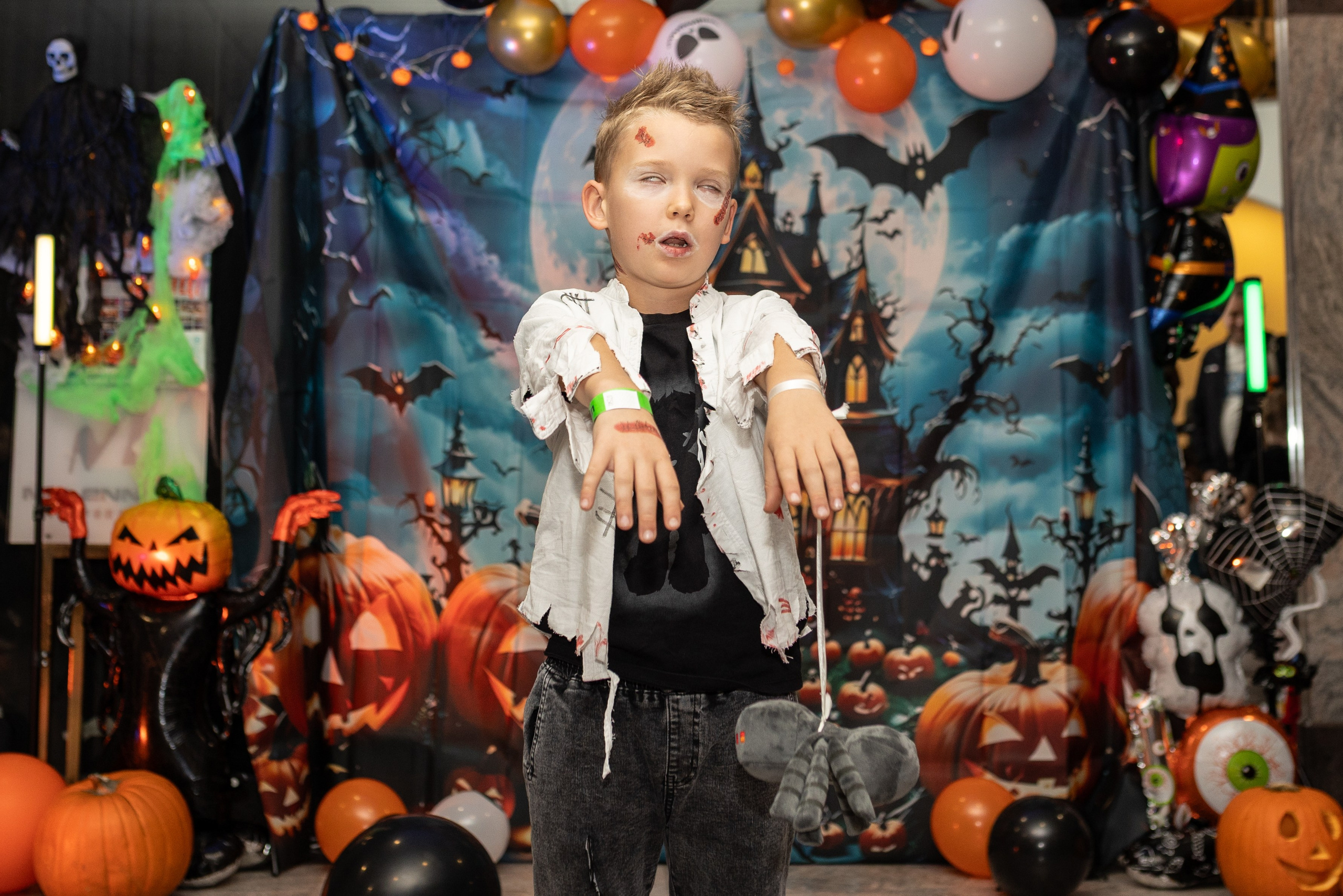 Leo dance studio Helloween 2025. Семейный и детский фотограф в Варшаве Мила Бобровская