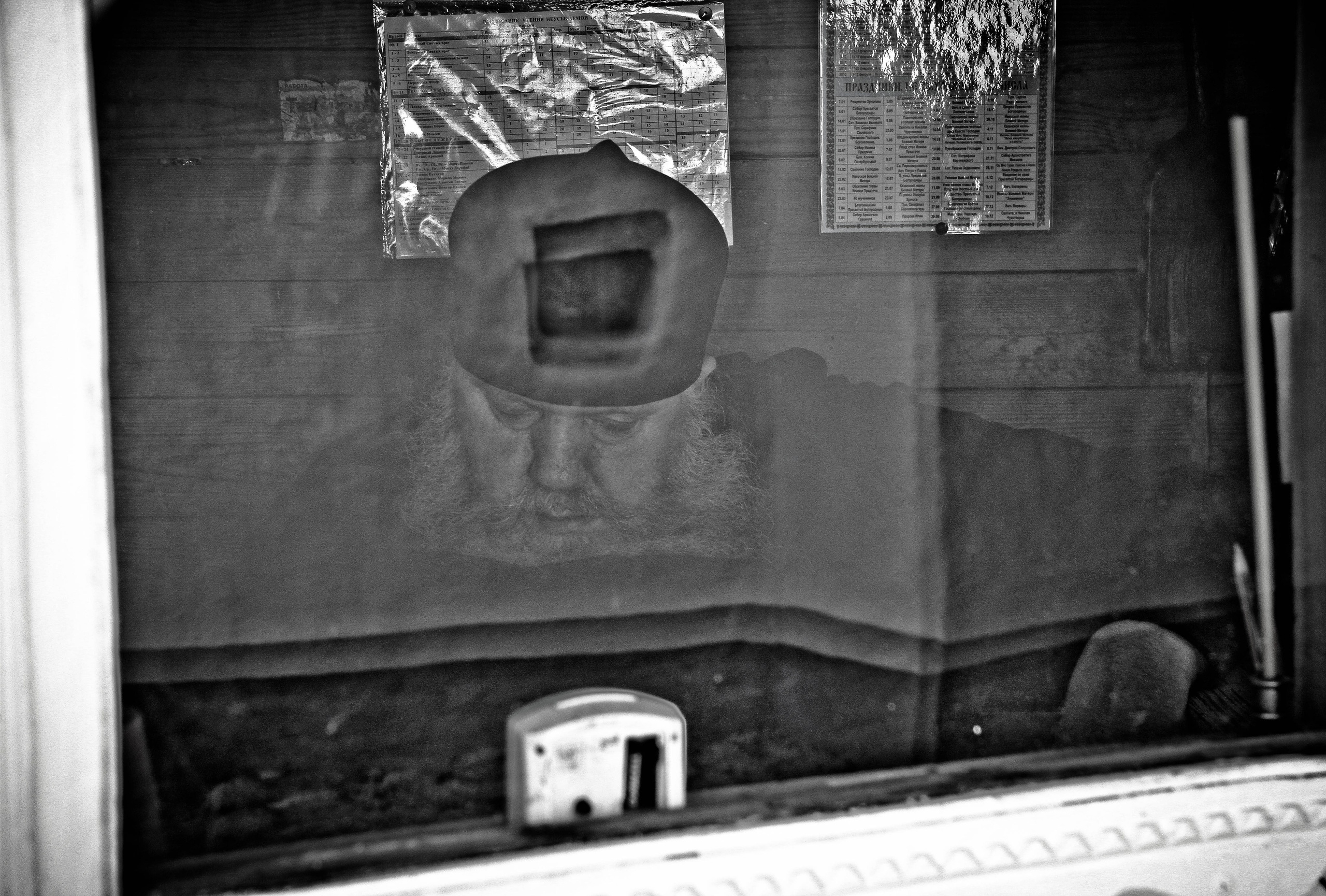 2012. Стрит-фотография, полная абсурда, идиотизма и красоты