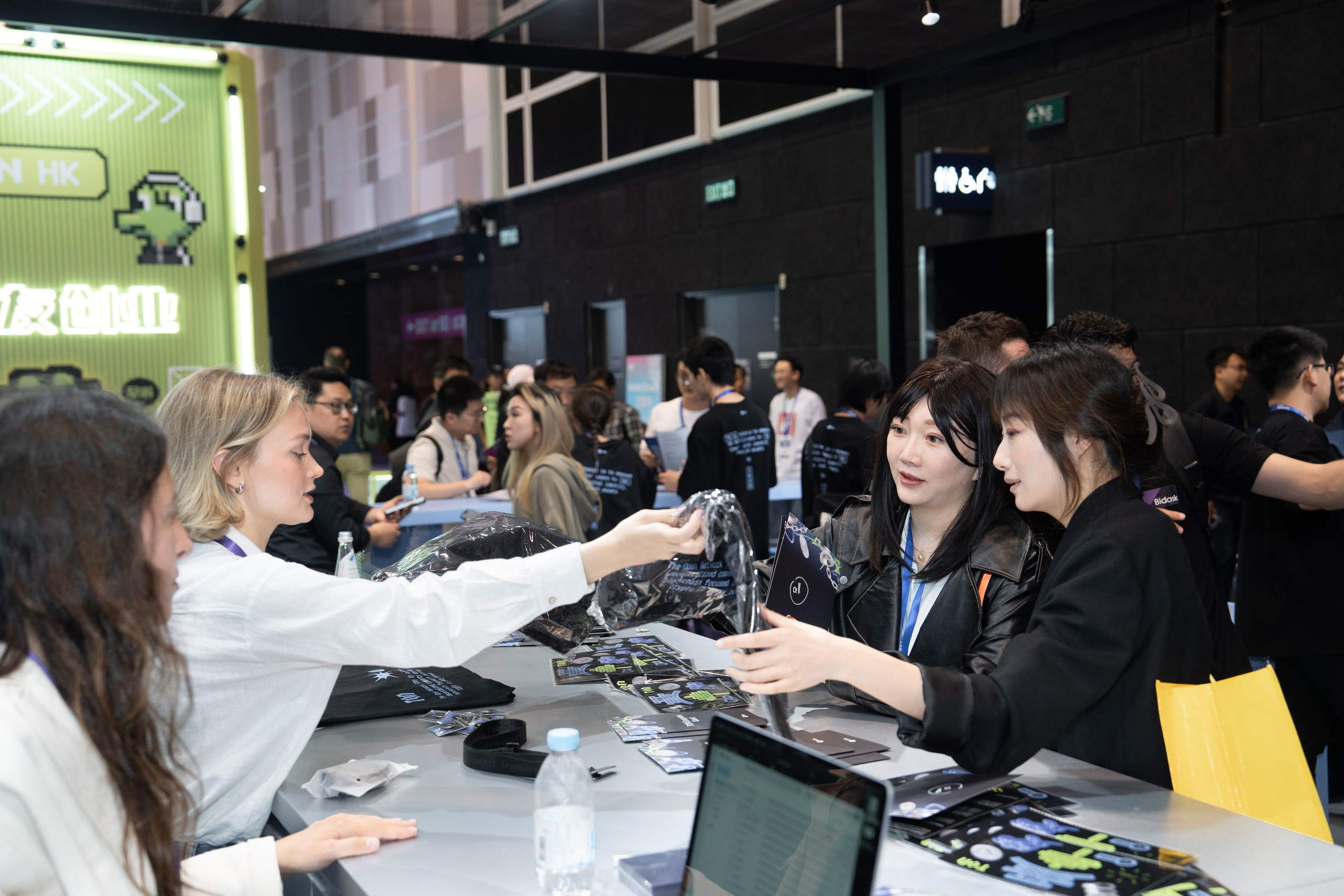 TON. PHOTOGRAPHER IN HONG KONG (WEDDING, FASHION, FAMILY, EVENTS)