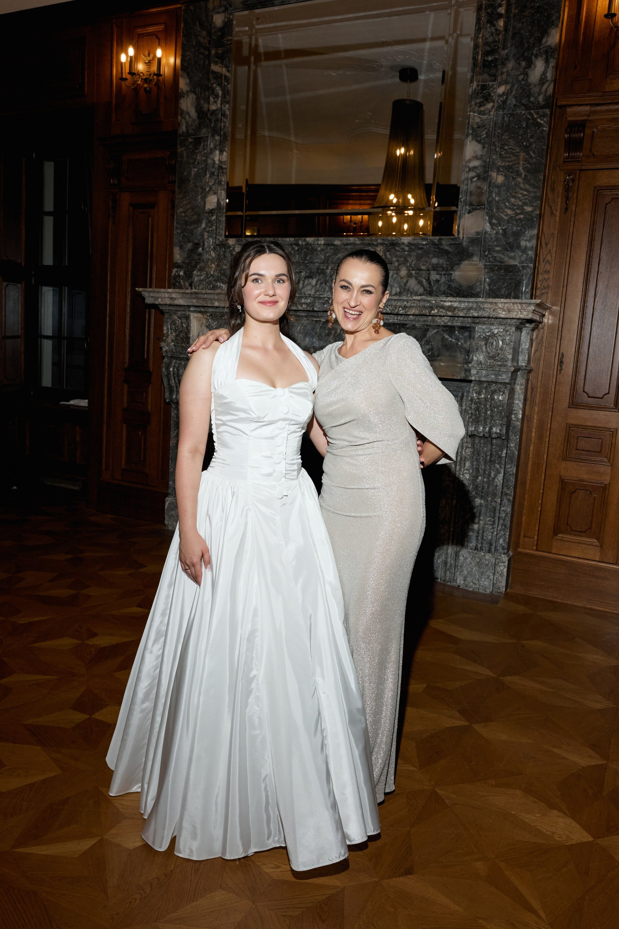 Wiktoria & Kacper. Pałac Goetz. Fotograf ślubny i rodzinny w Krakowie Yana Klymova