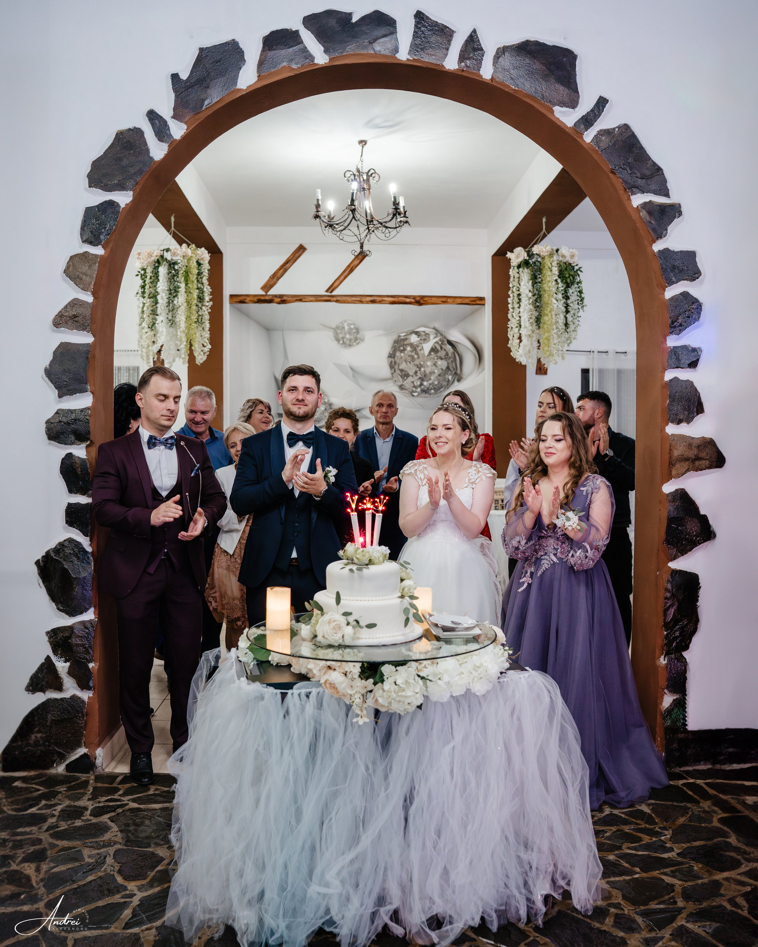 Cătălina & Călin. Raw Studio. Fotograful tau de nunta!