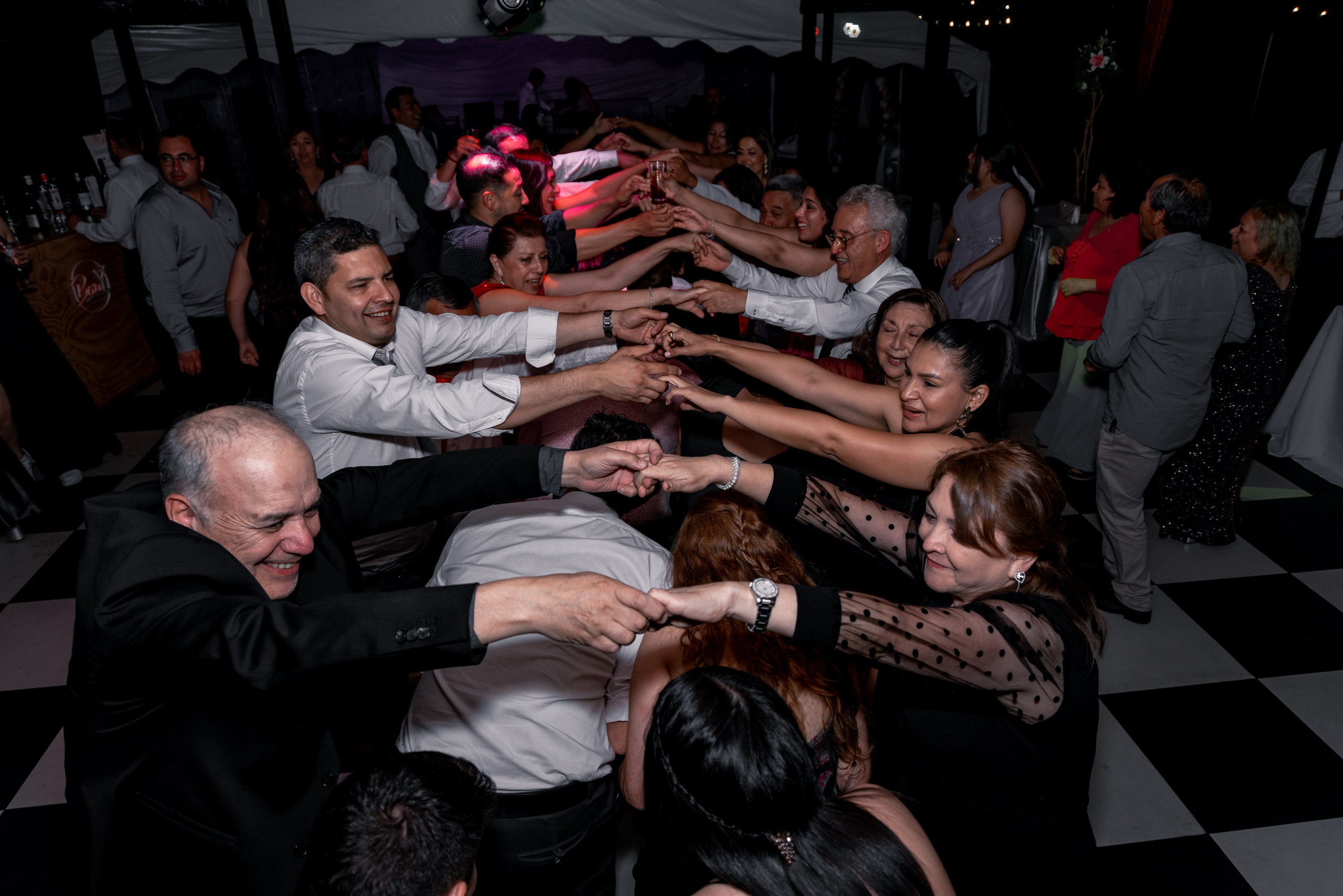 Katherin y Daniel. Dinka & Emilio - El arte de preservar lo que no se repite