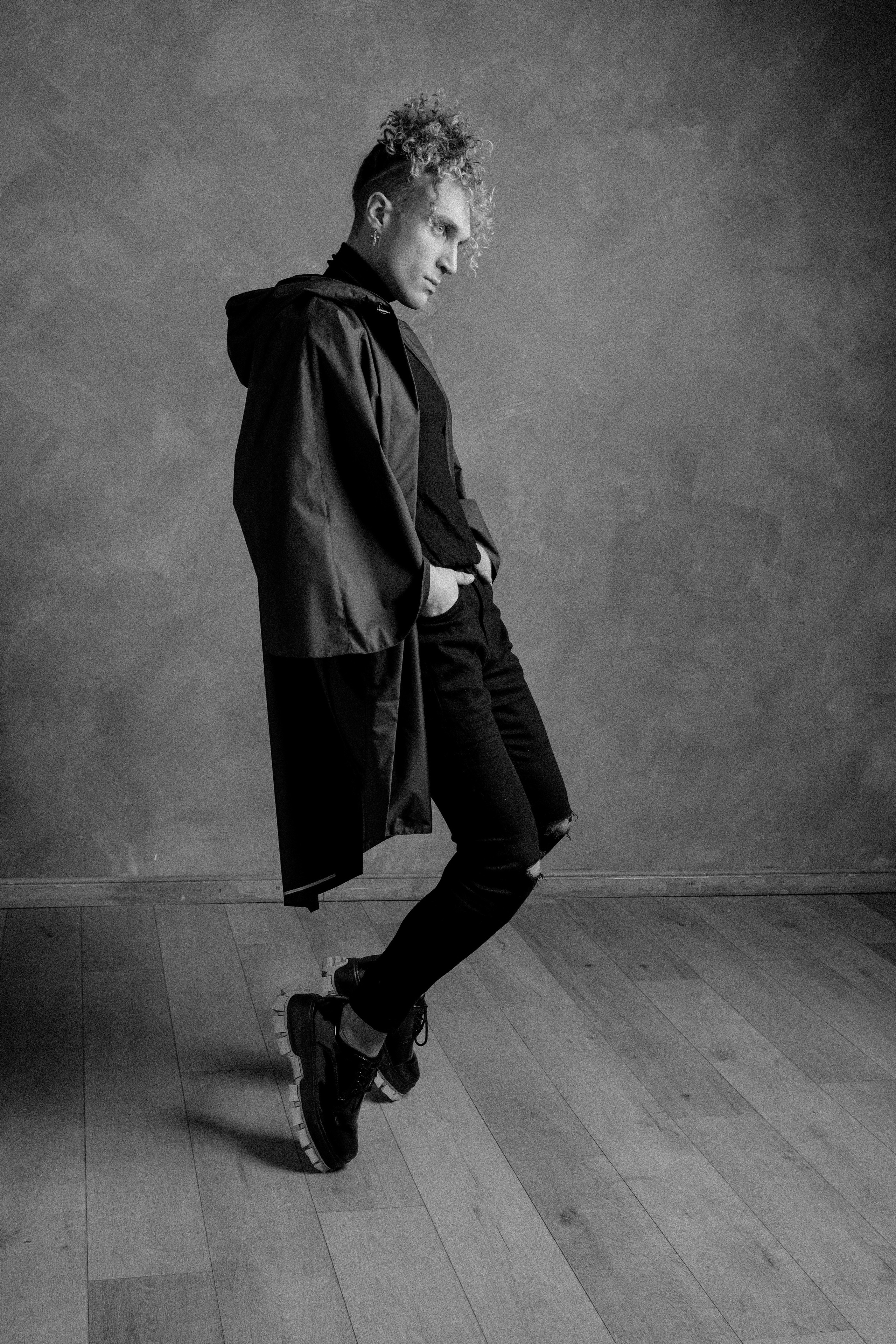 Портретная съемка в студии, черно белый кадры