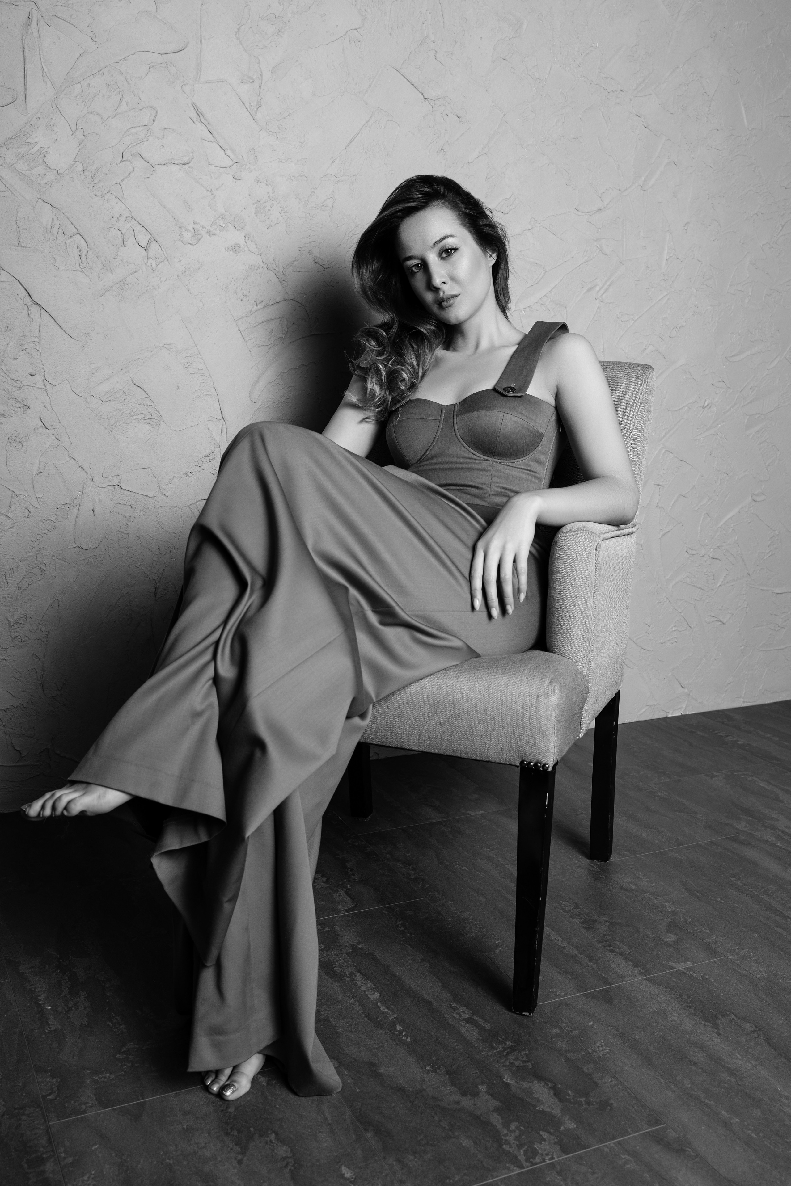 Портретная съемка в студии, черно белый кадры