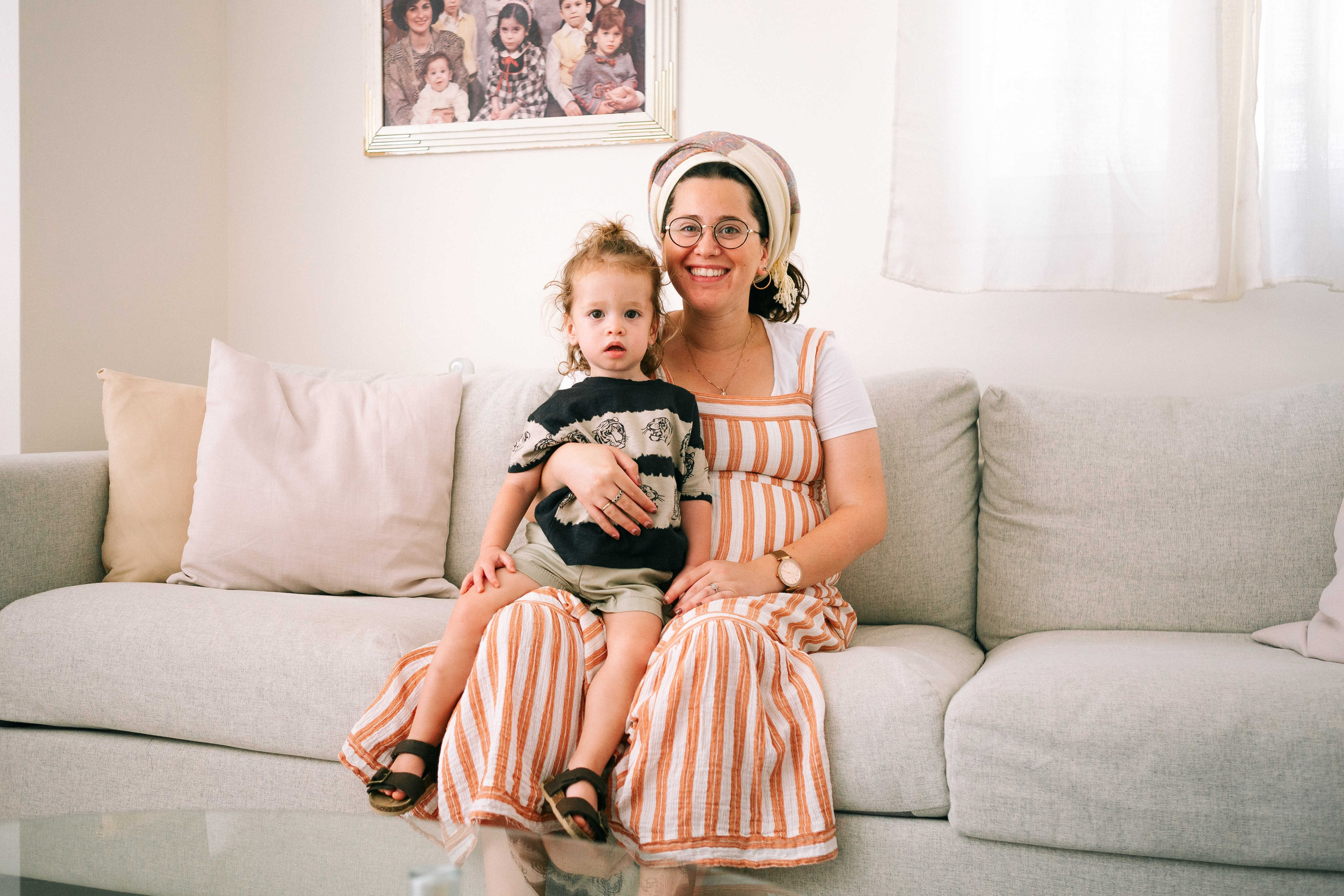 MAALE ADUMIM, HOME PHOTO SESSION + DESERT. Https://shi-photo.com/