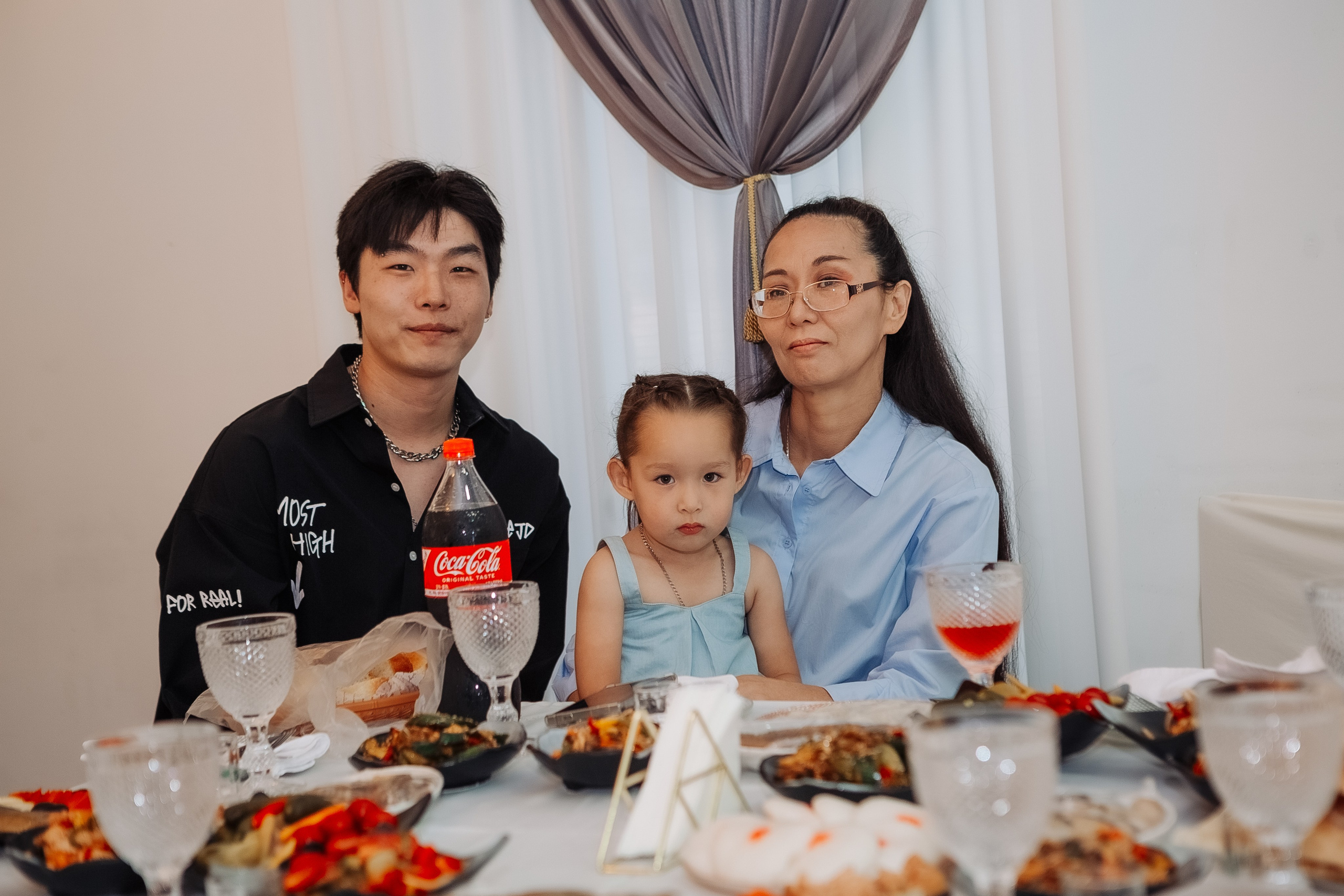 Тео дома и в ресторане. Фотограф беременности, ньюборн и годовасиков в Корее Жанна Хан