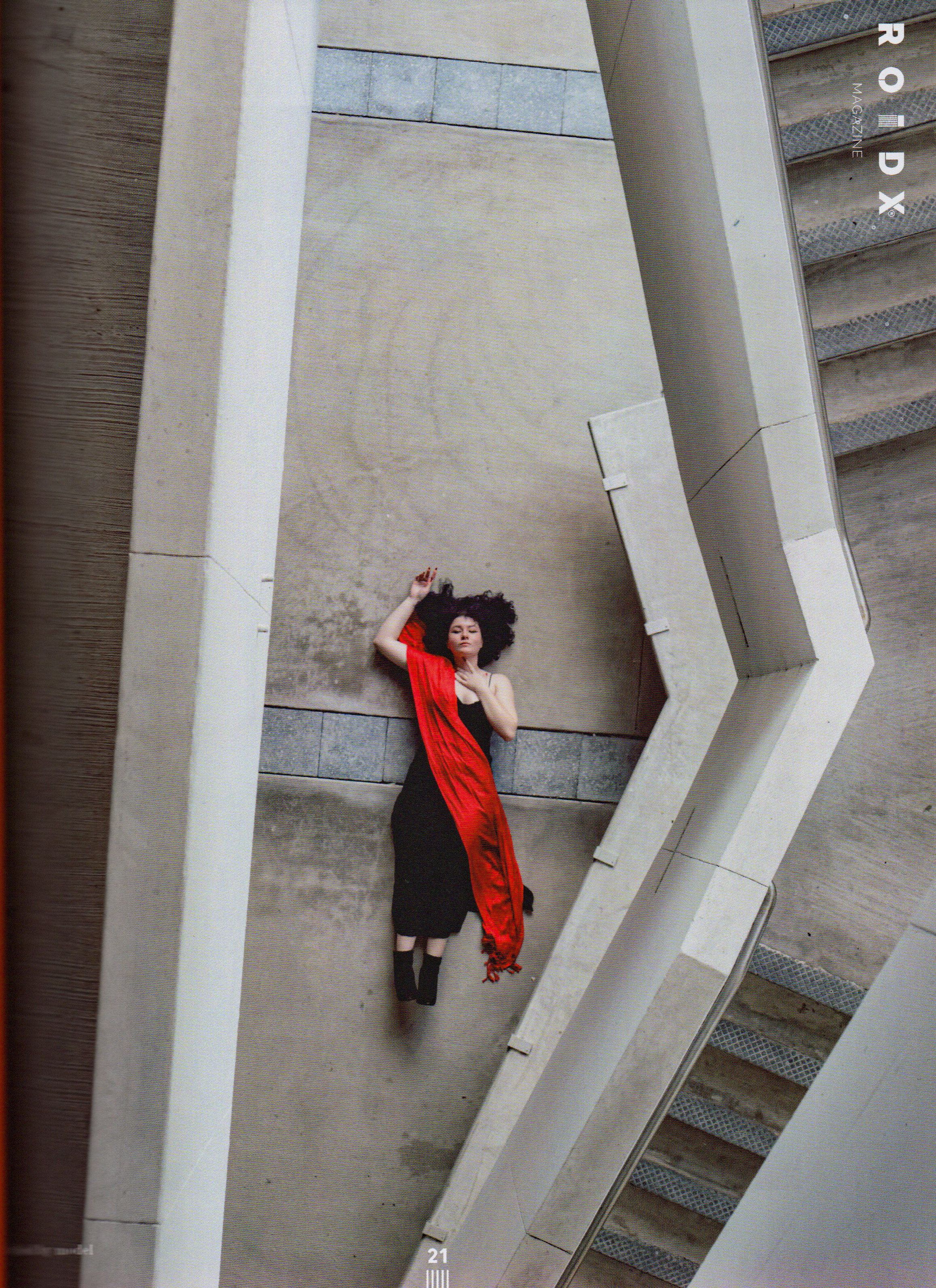 Roidx Magazine May 2022. Portrait and graduation photographer Marina Simanava