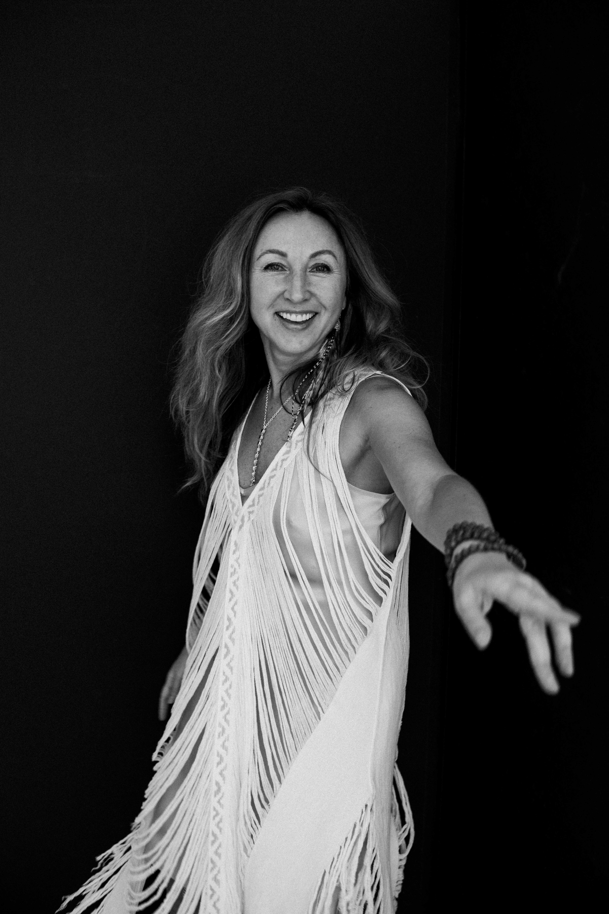 K. Rawnoir- Portrait photography by Daria Paliy.Timeless black&white portraits of women in NYC area