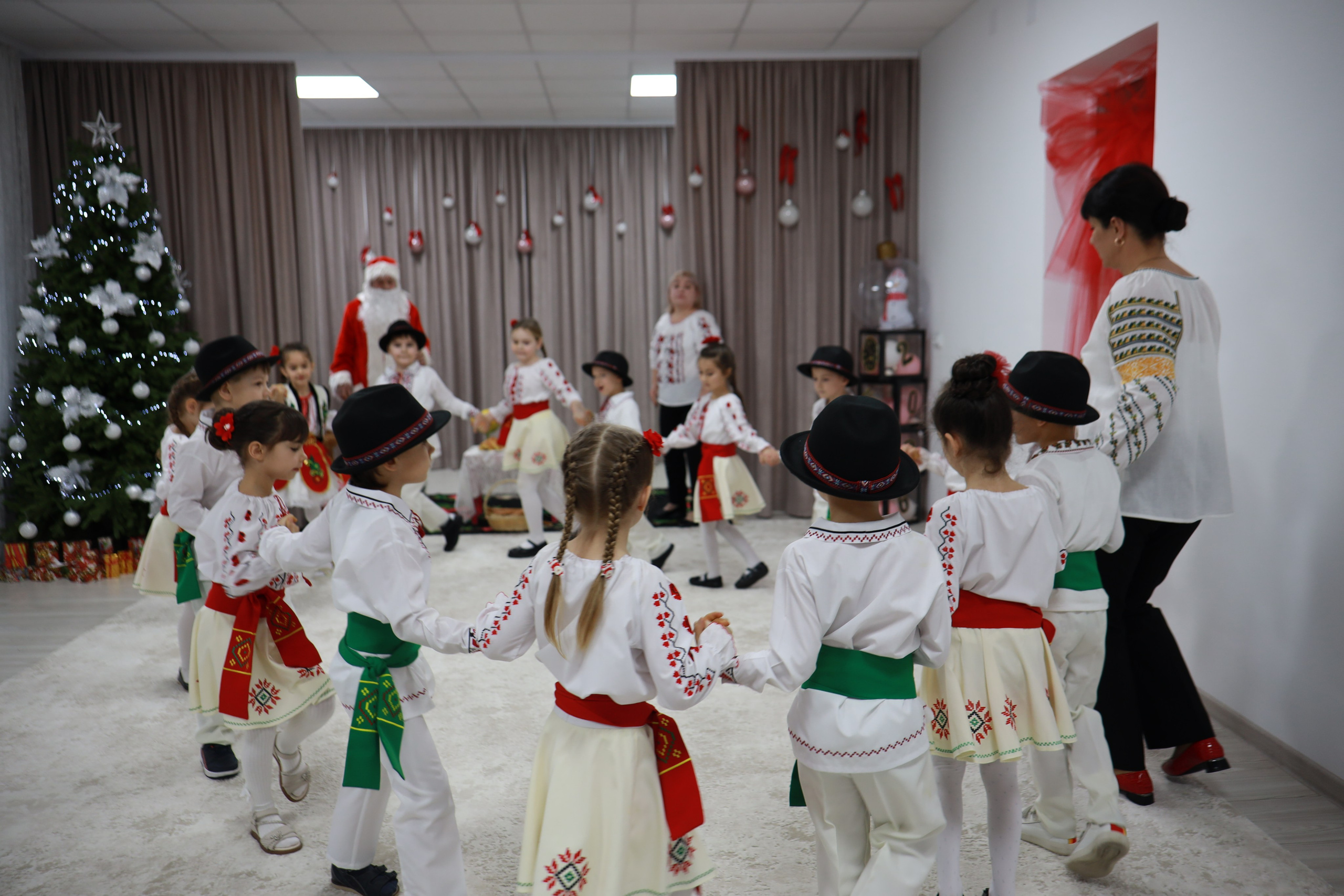 Magia iernii în ochi de copil.... Alika Dia- Fotograf în Republica Moldova, Strășeni