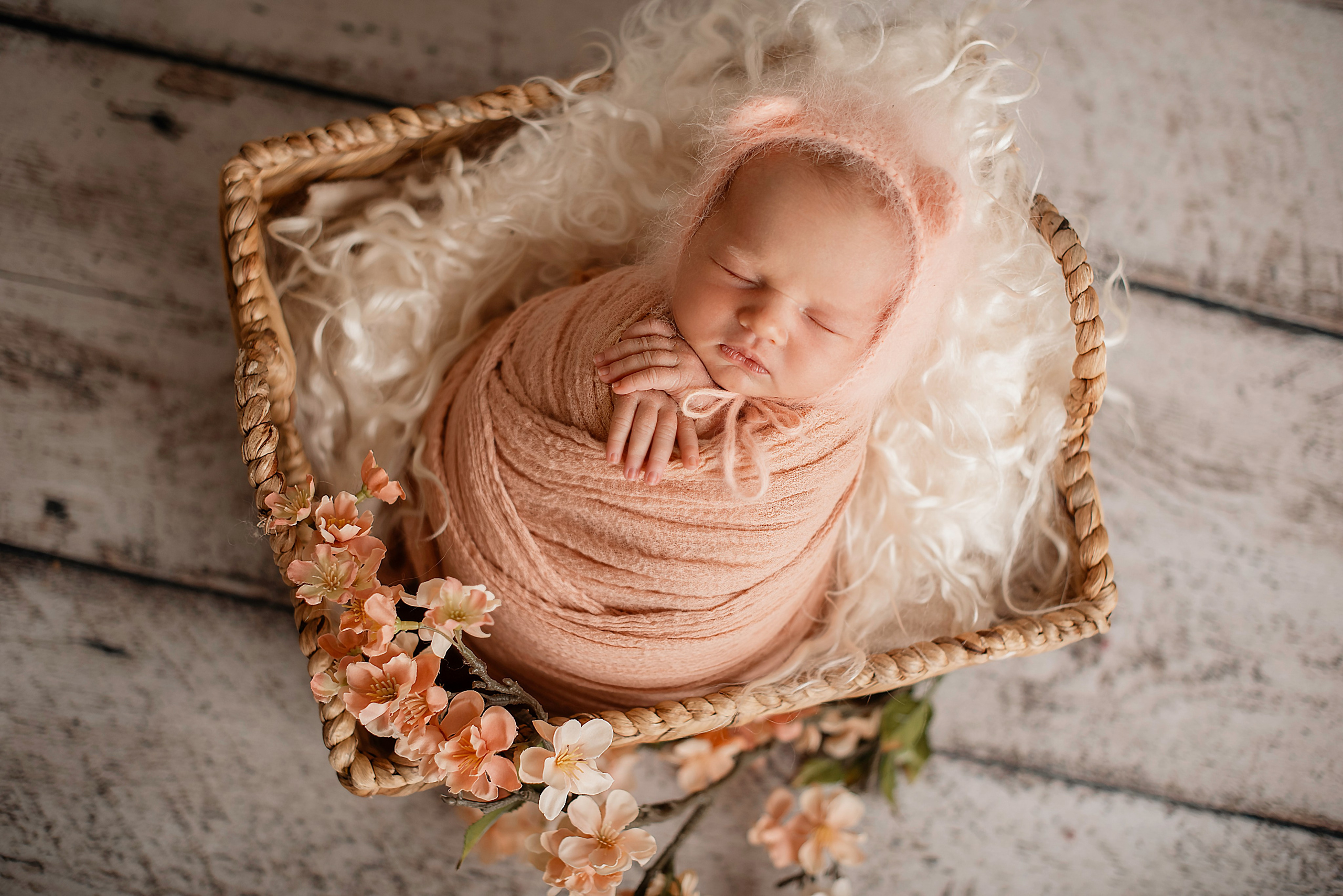 Little flower girl. Newborn, pregnancy, family photographer in New Jersey