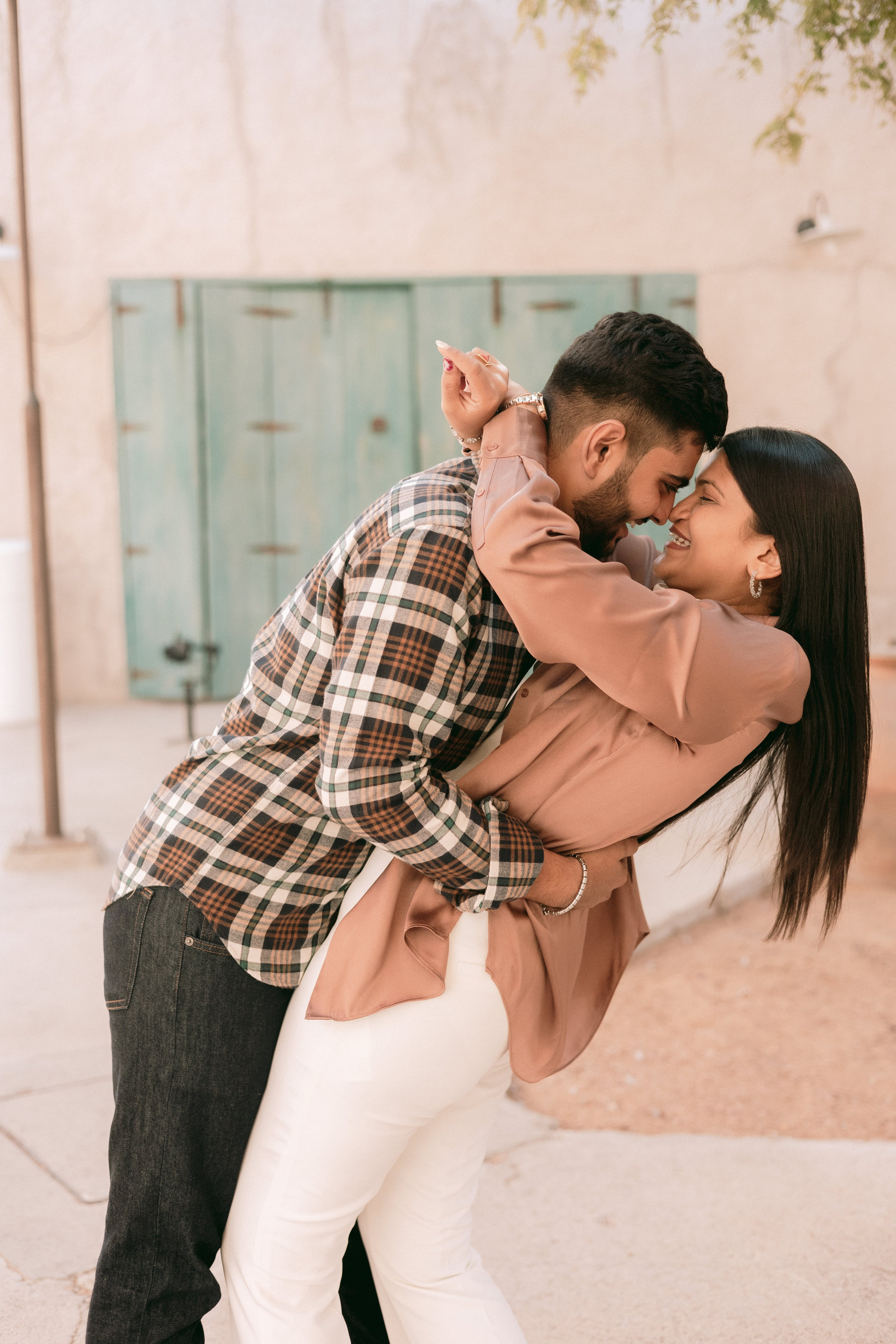 COUPLE SESSIONS. Love Emotions Weddings