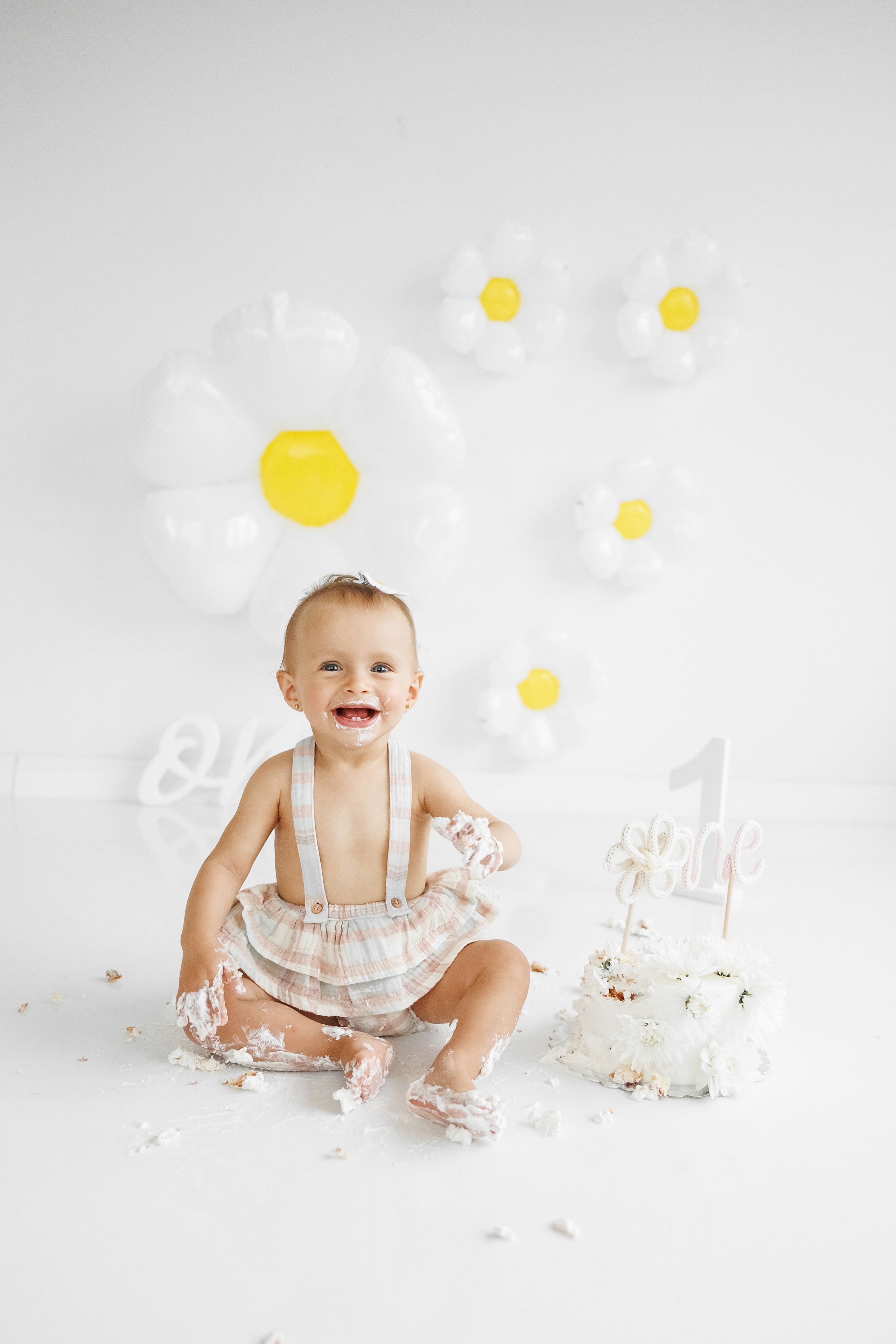 Smash cake. Фотограф Ирина Йотова