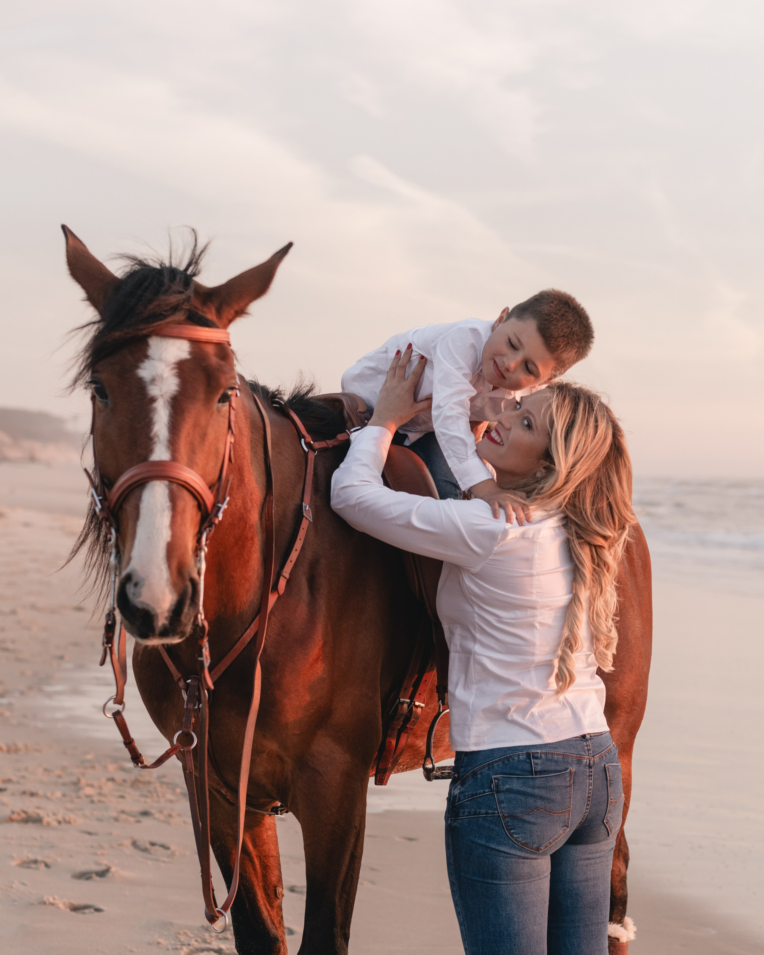 MOTHER’S DAY. Anastasiia Antoniuk portrait, family and couple photographer, Portugal