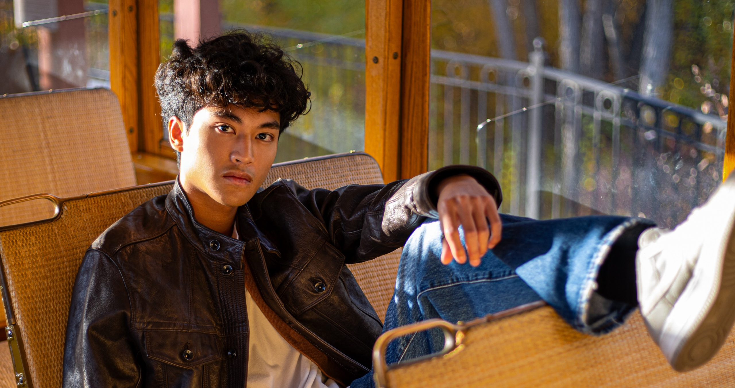 Qura Creative: Showcasing Editorials, Features & Curated Style Stories from Calgary & Beyond. Qura Creative — A Multidisciplinary Creative House for Styling, Fashion Direction, Photography & Visual Storytelling