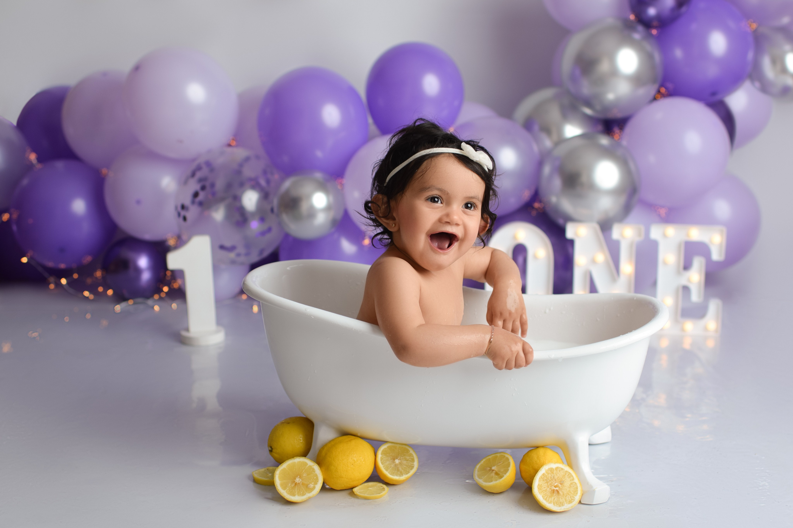 Cake Smash Fotoshooting zum ersten, zweiten Geburtstag. Neugeborene, Baby Fotografin in Düren (NRW) - Vitalina Unruh