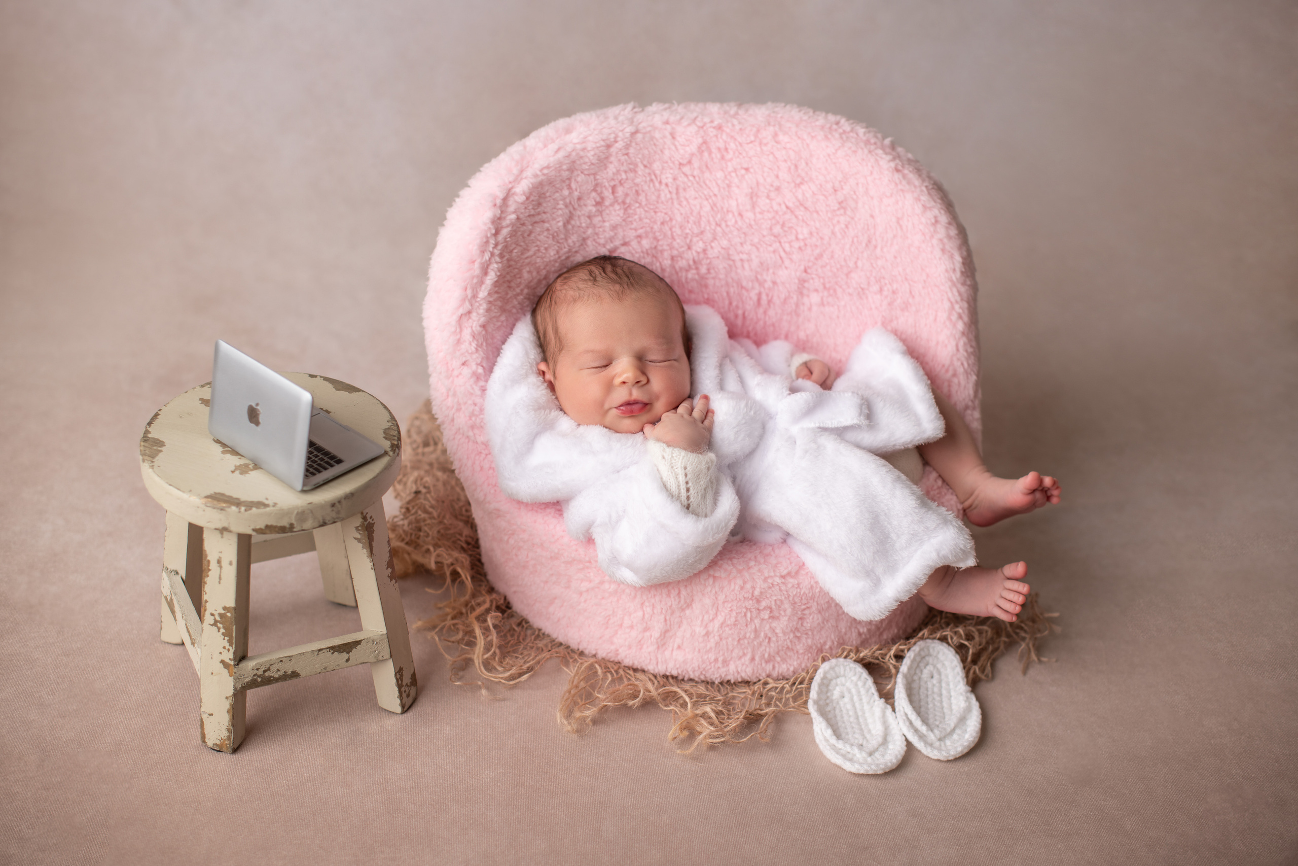 Newborn. Newborn photographer Sacramento