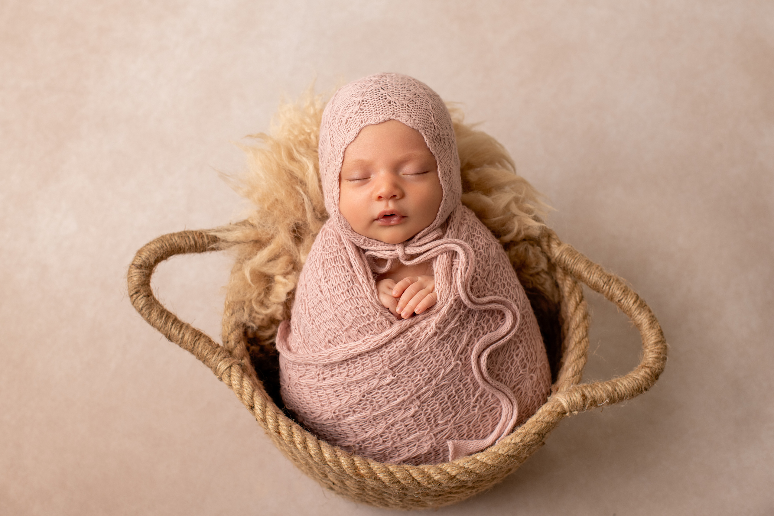 Newborn. Newborn photographer Sacramento