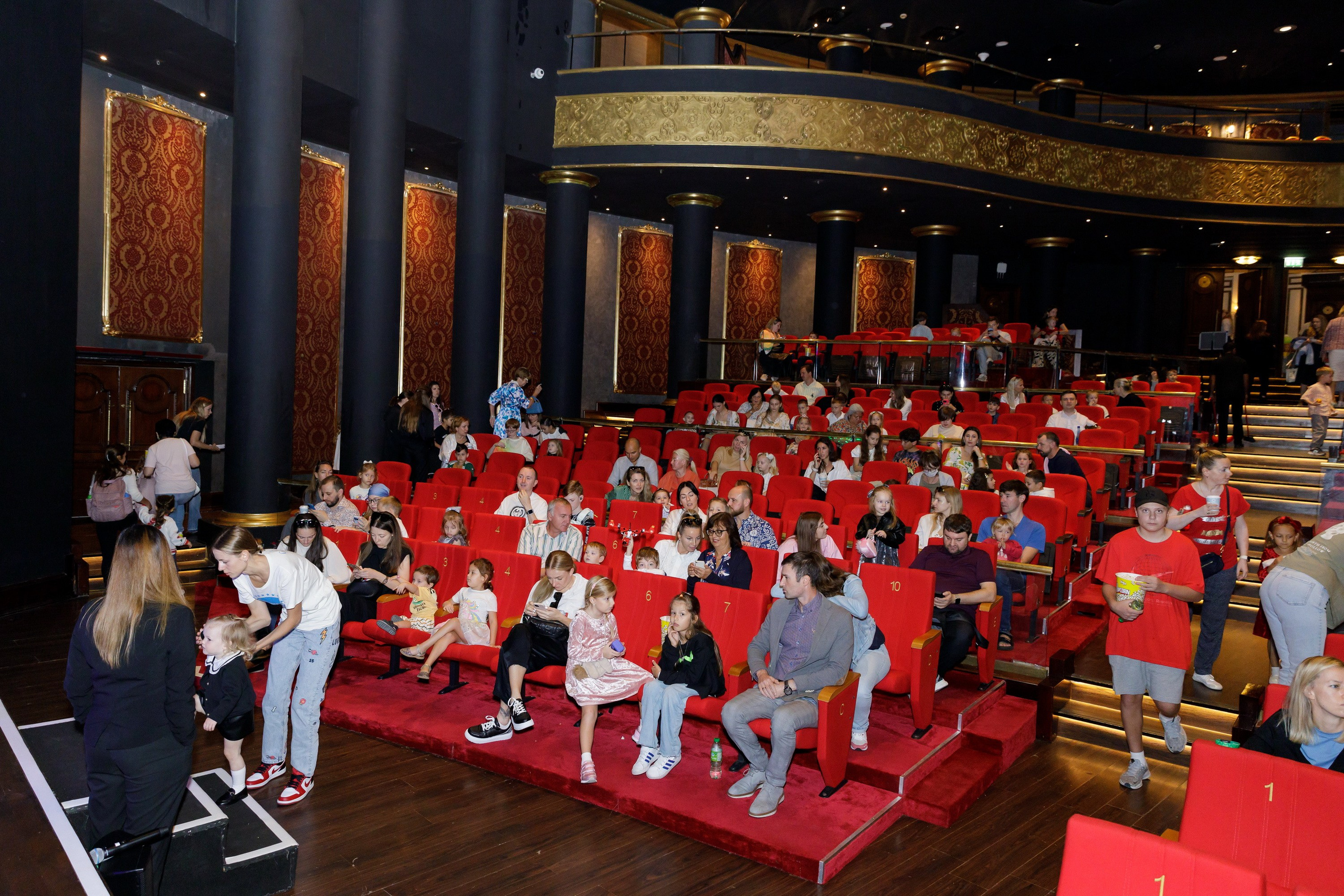 Новогодняя сказка для журнала Русские Эмираты, Дубай 2024. Фотограф Анна Кучерявая | Свадьбы и мероприятия в Дубае