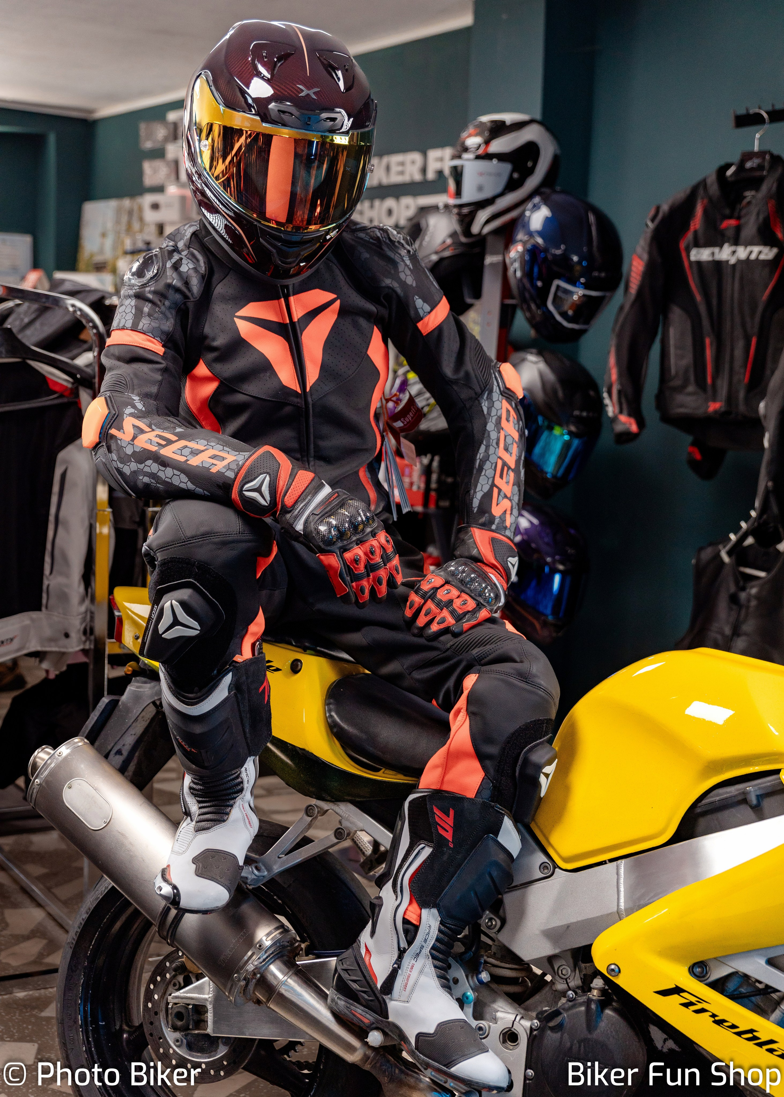Sesiune foto magazin Biker Fun Shop. Lucian Dedeu — Fotograf