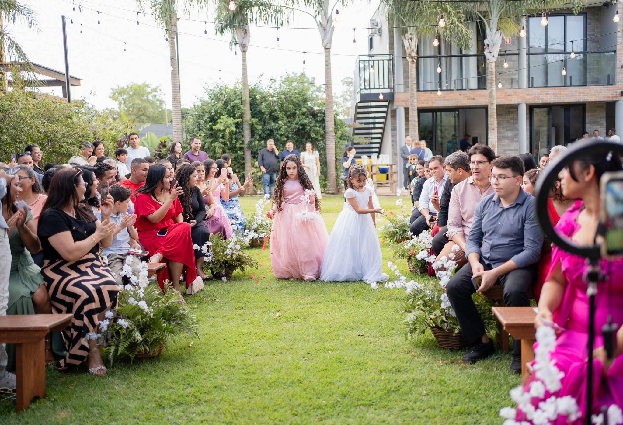 Larissa & Vinicius — Espaço Faveral / Aararaquara. Robson Colaço