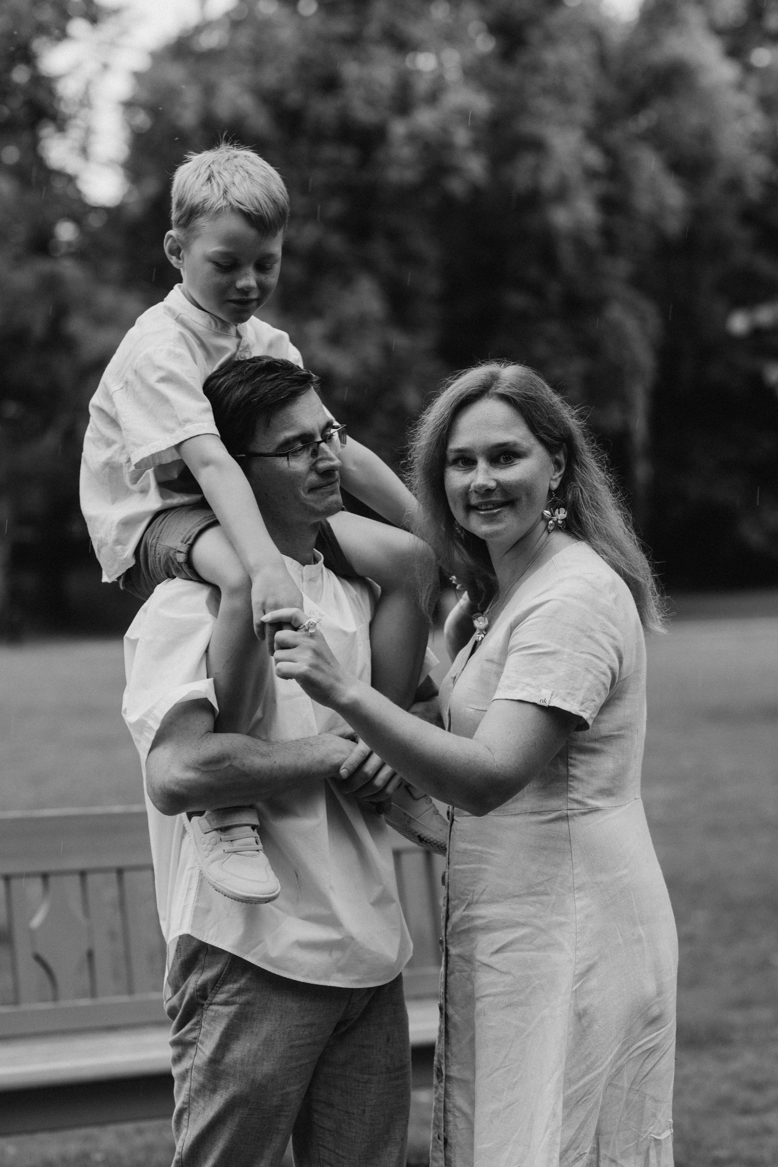 Kaivopuisto. Wedding and potrait photographer in Helsinki Vickan O