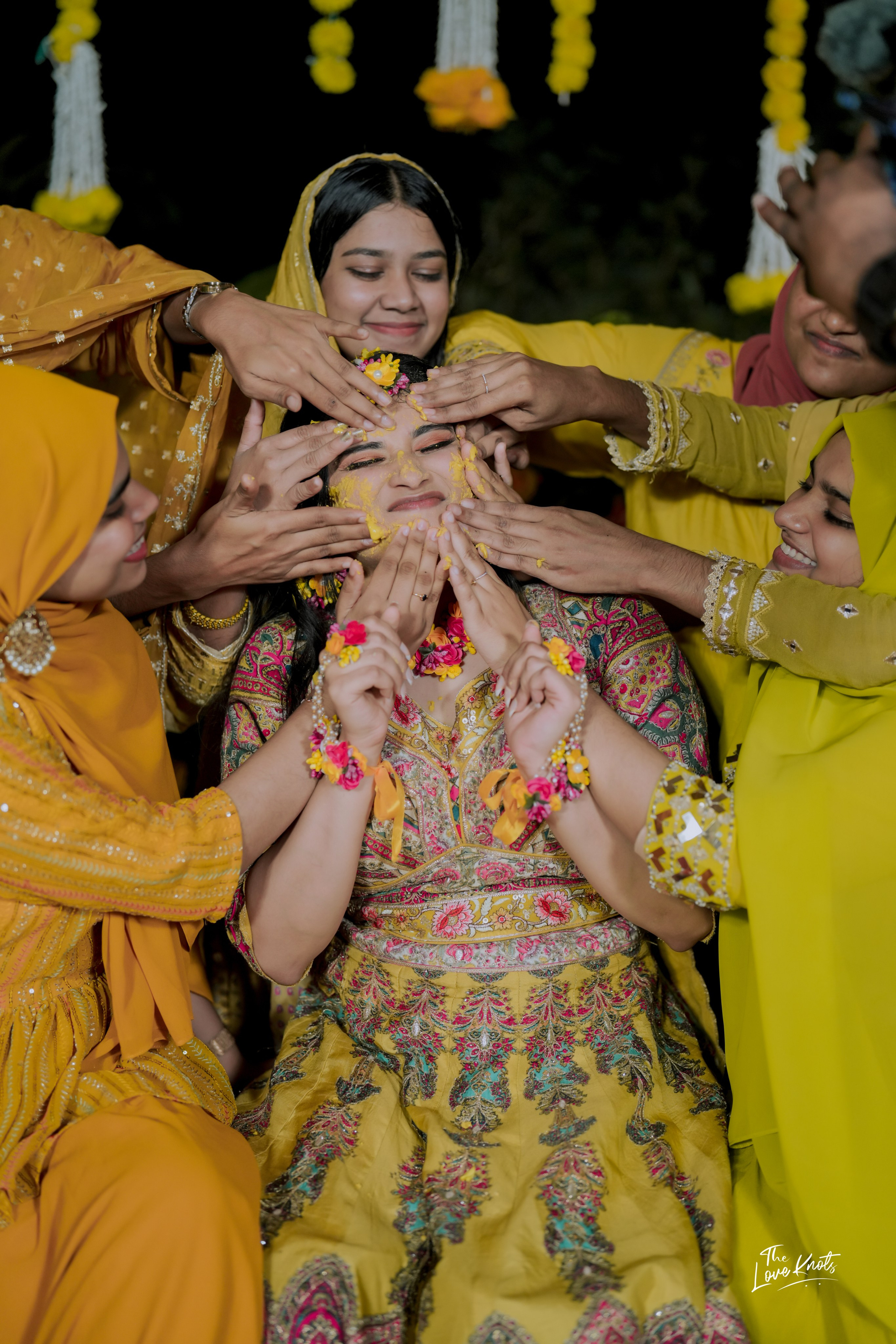 SHAHANA. Theloveknots