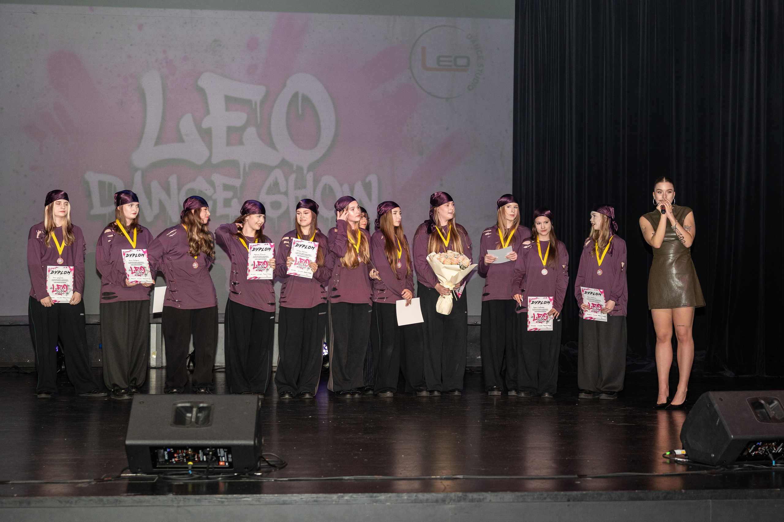 LEO DANCE SHOW WINTER 2025. Семейный и детский фотограф в Варшаве Мила Бобровская