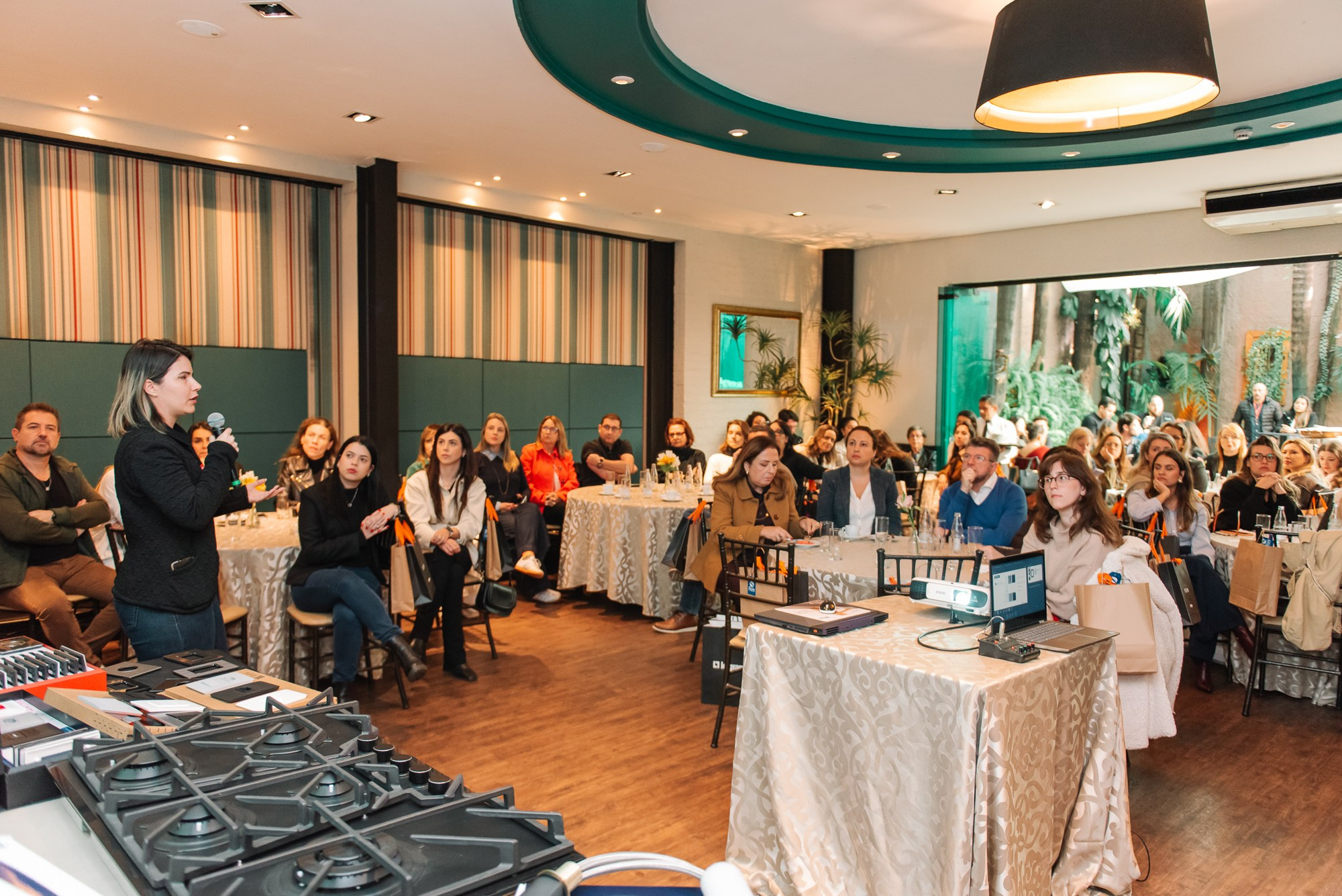 Café + Conteúdo | Casa Pinezi. 78 Imagens