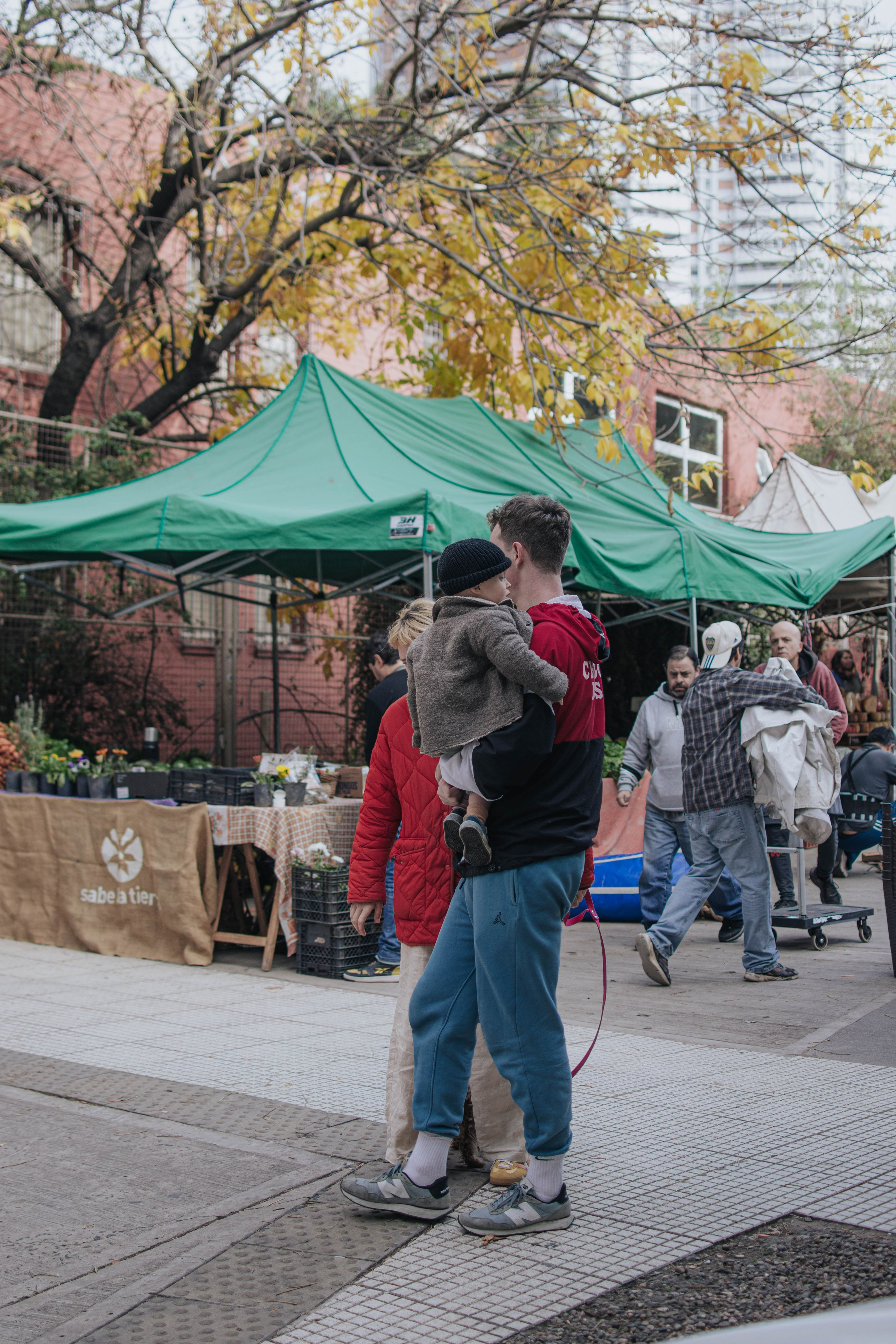 Walking around the home. Buenos Aires. Photography. Photographer @elmirkami in the city of Buenos Aires