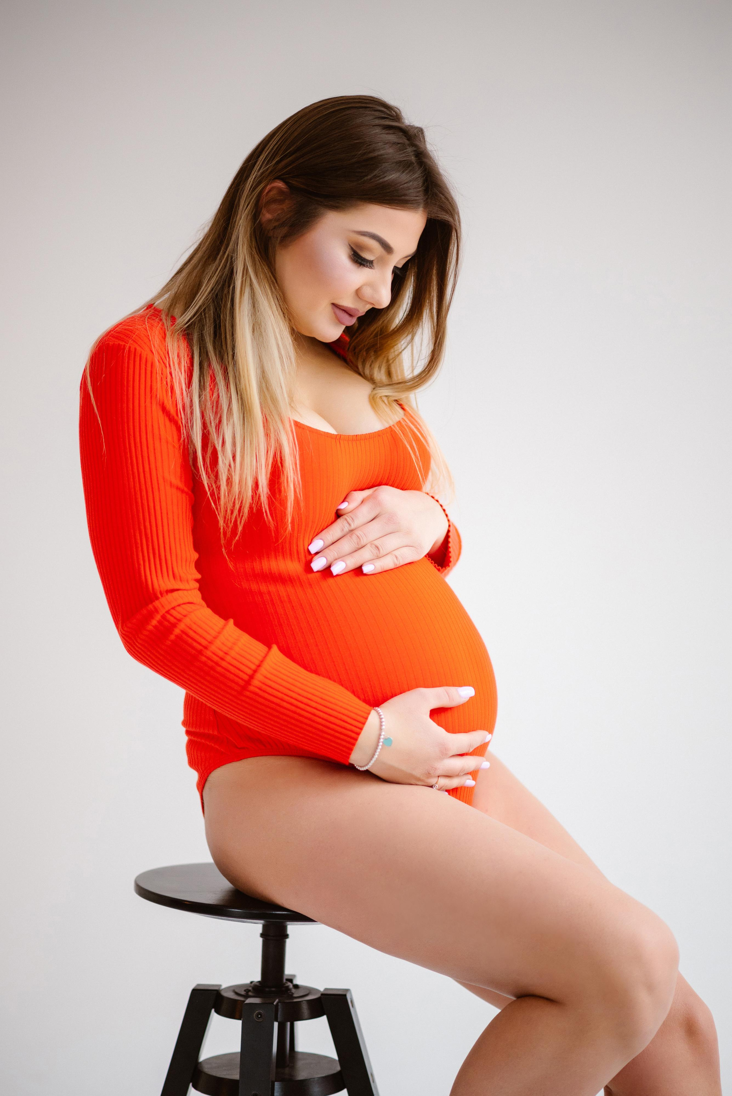 Brzuskowa sesja. Wedding photographer Warsaw and Europe