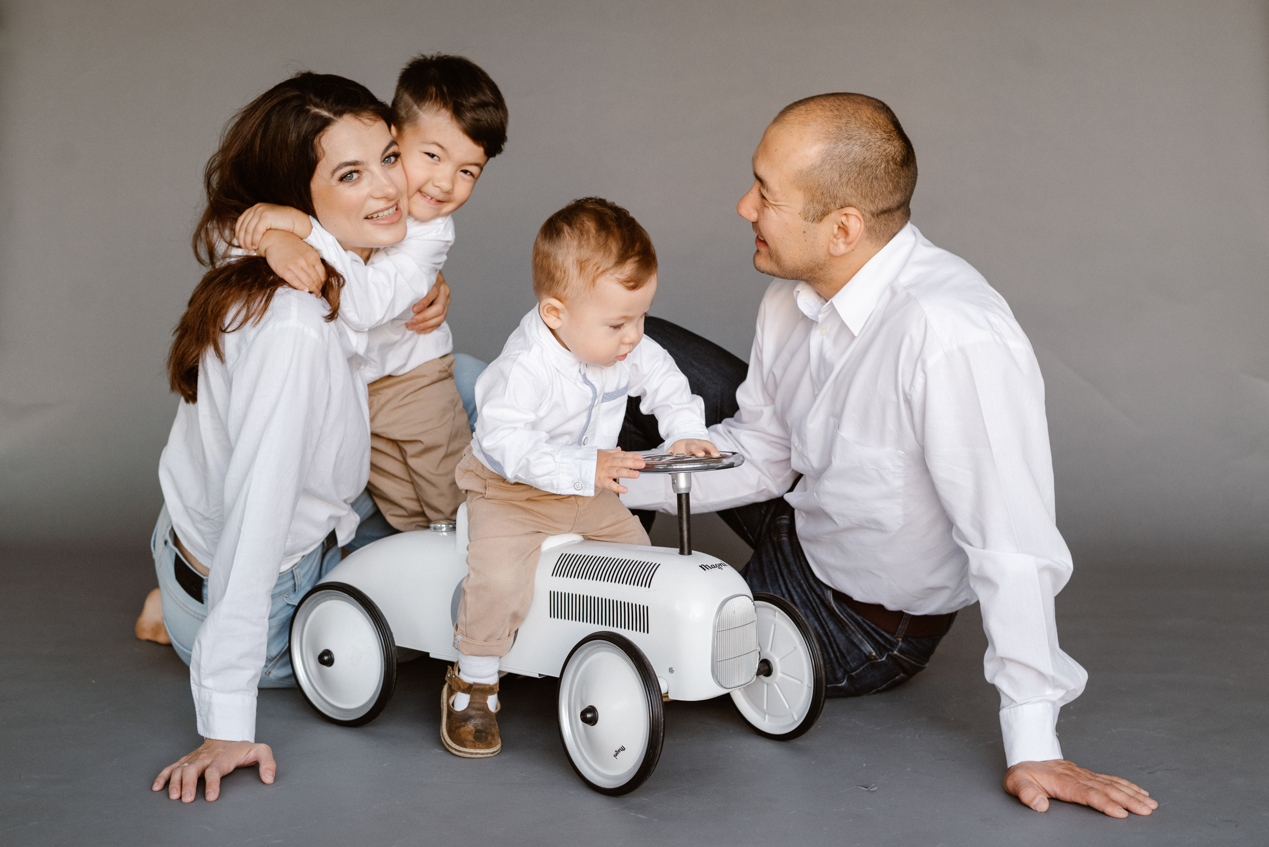 Kristina, Rodzisław, Andrzej i Mikołaj. Wedding photographer Warsaw and Europe