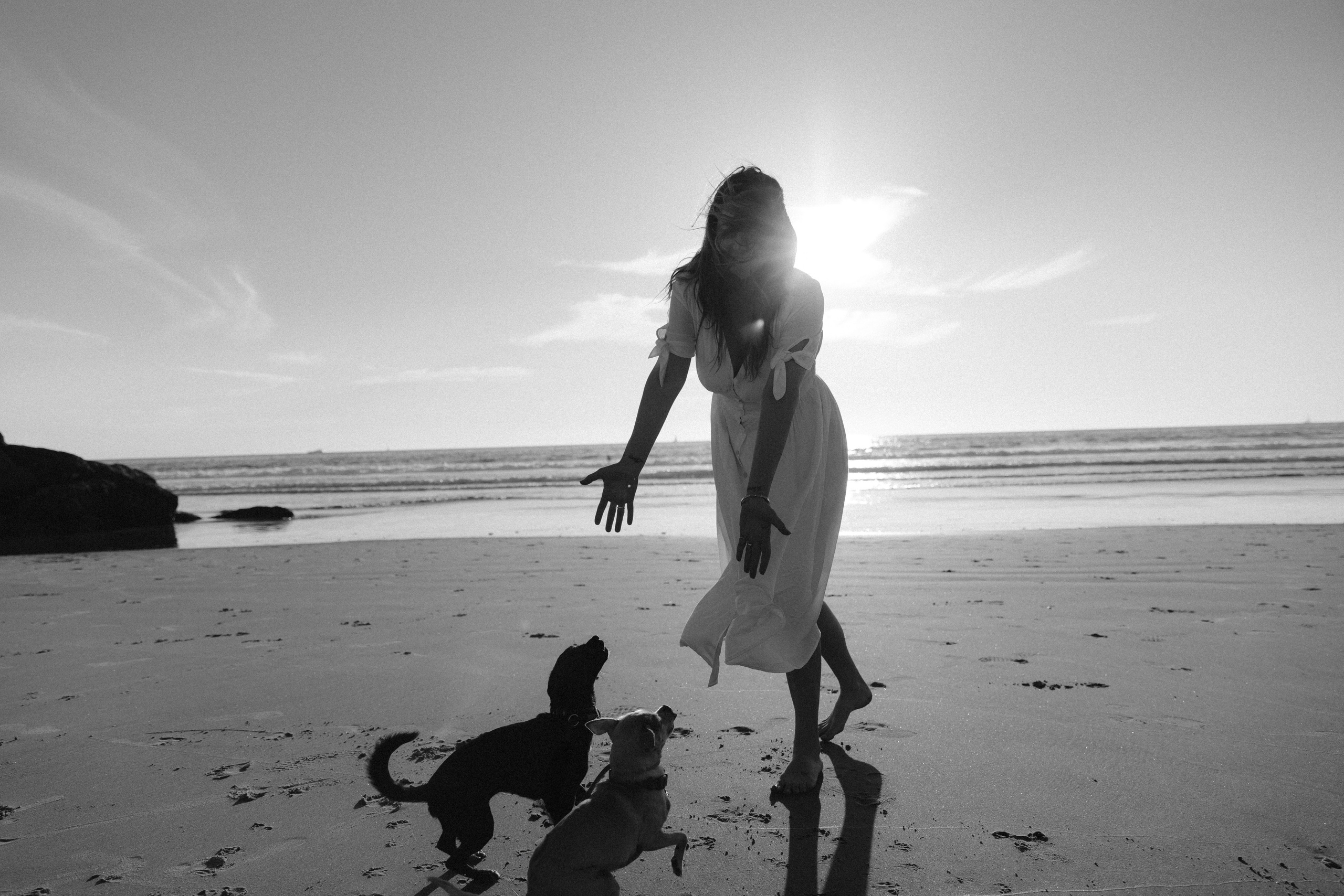 Gillian, Baby & Delilah | Venice Beach. Photographer in Los Angeles. Julia Ishmuratova