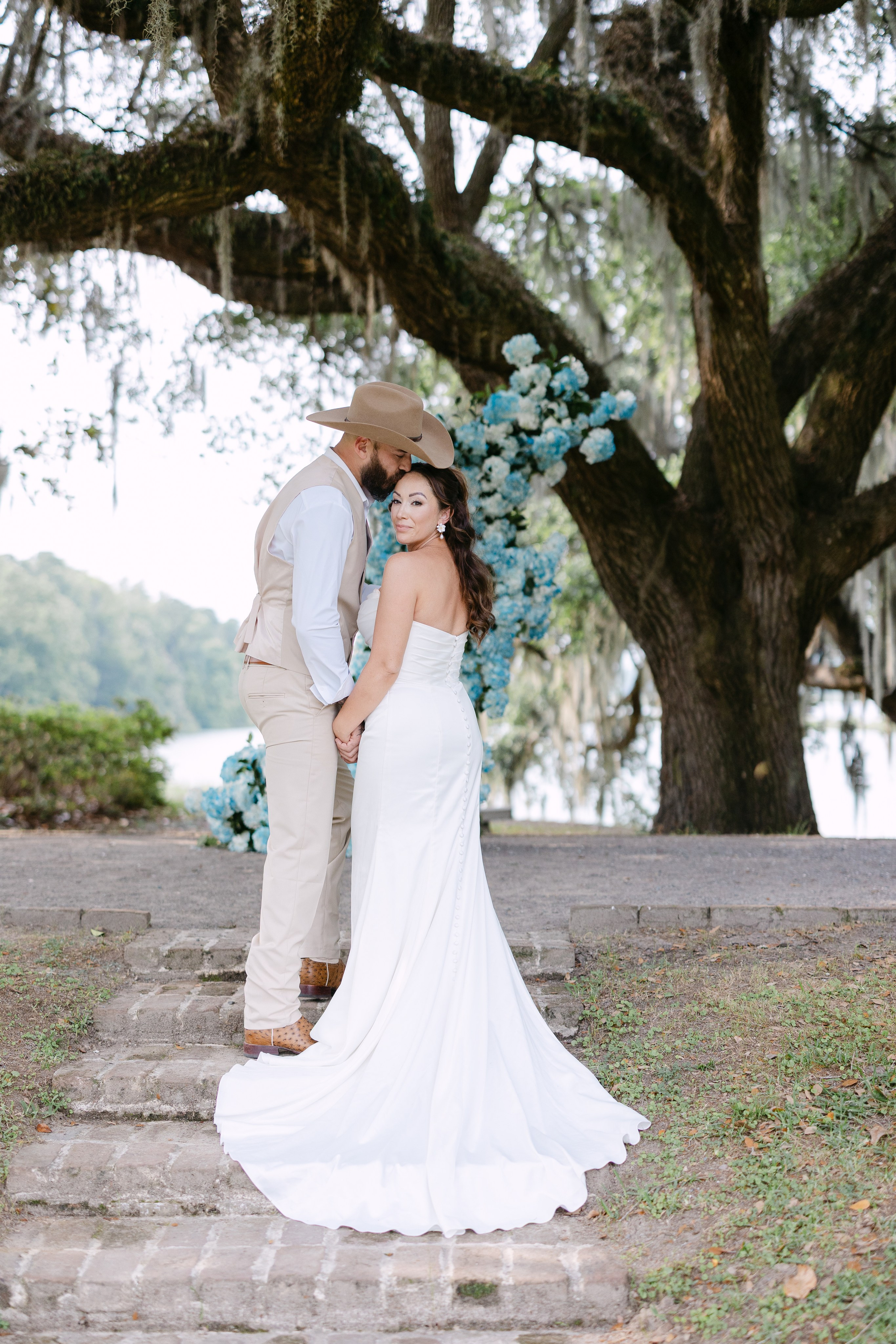 Middleton Place Weddings: A Timeless Charleston Garden Venue for Romantic Southern Celebrations. Wedding and portrait photography in Greenville SC