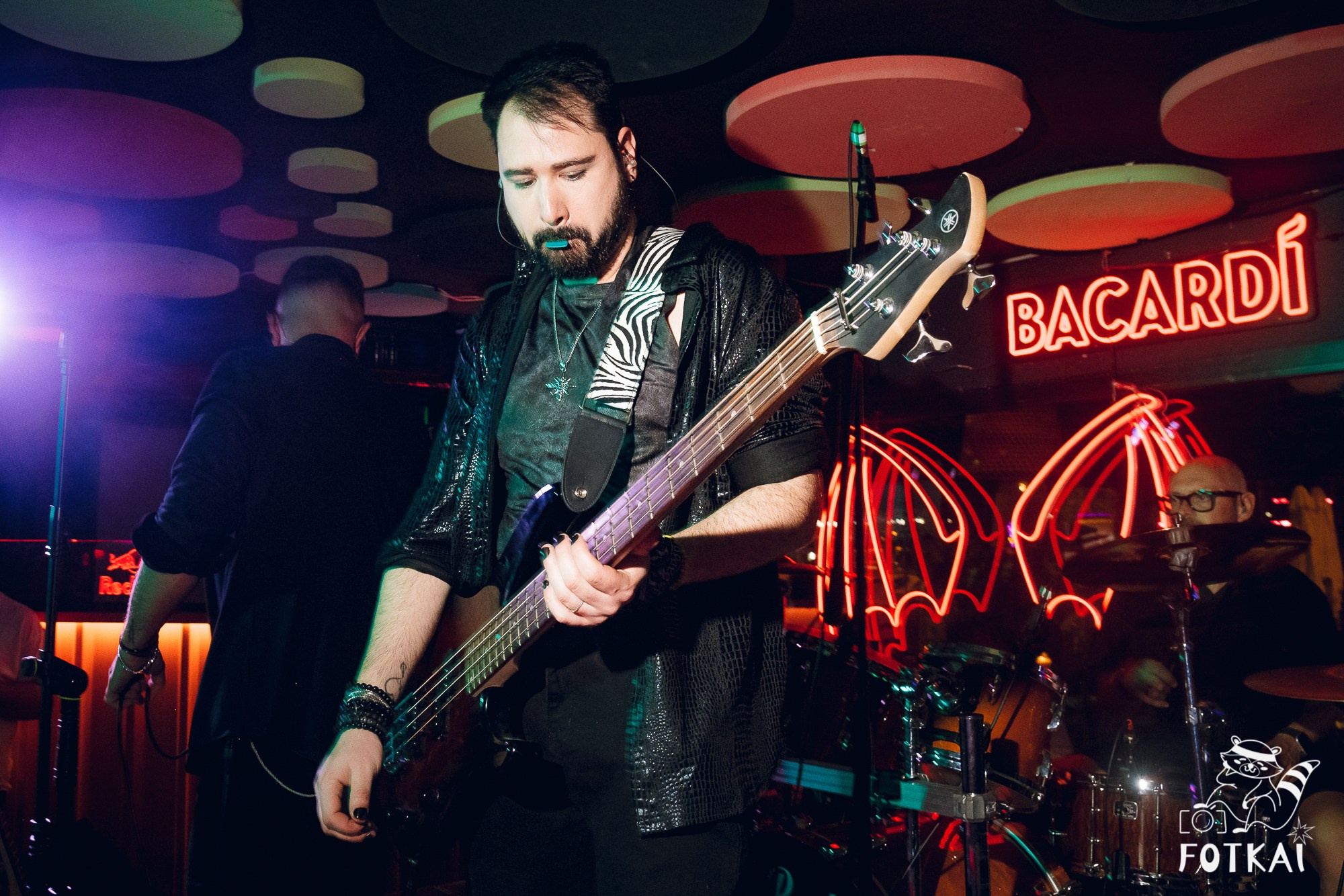 Концерт Delyrio в Confetti Playa Alicante — живое выступление группы, февраль 2026 | FOTKAI