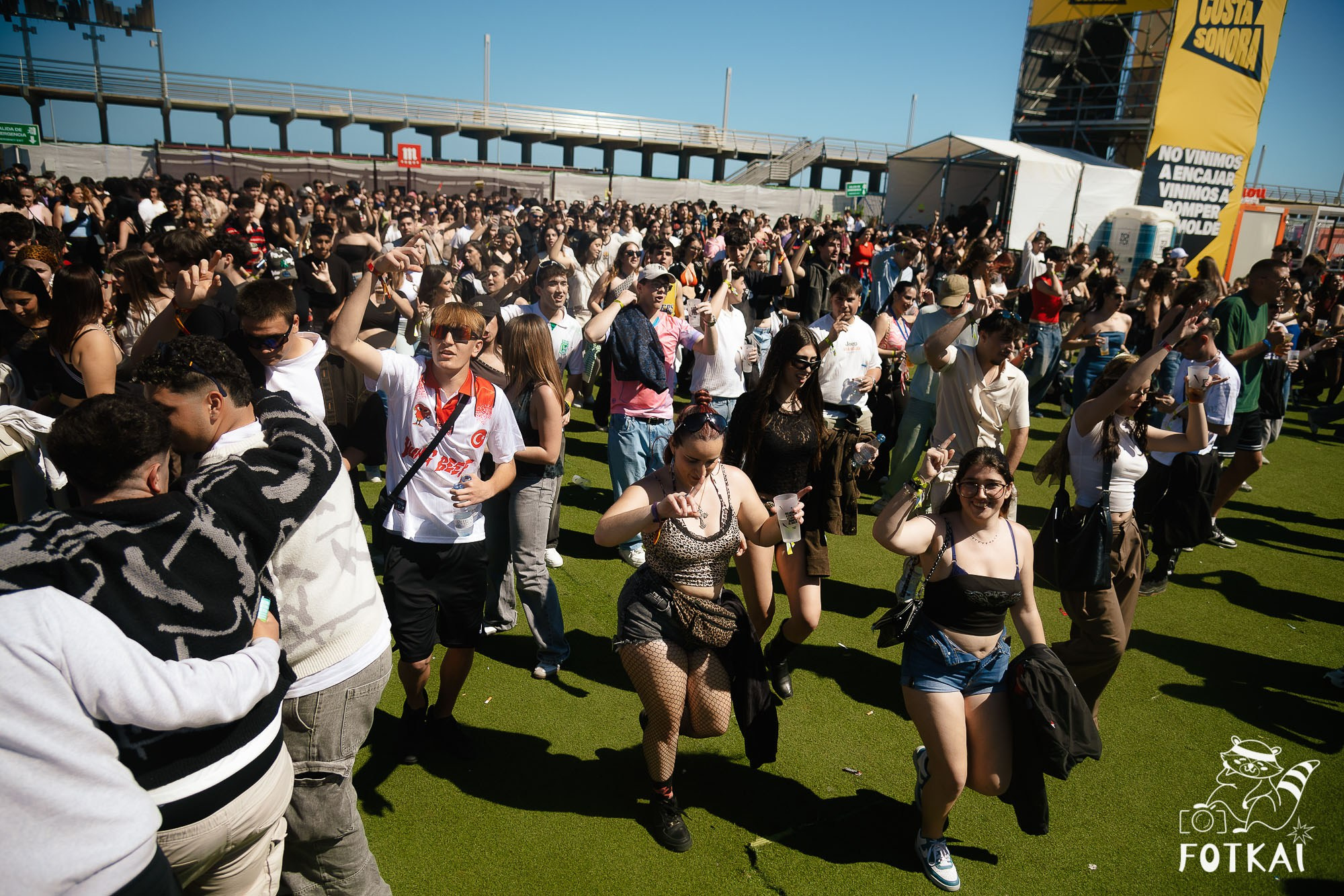 Fotos Costa Sonora 2026 Alicante Día 2 — busca tu foto y encuentra amigos del festival | FOTKAI