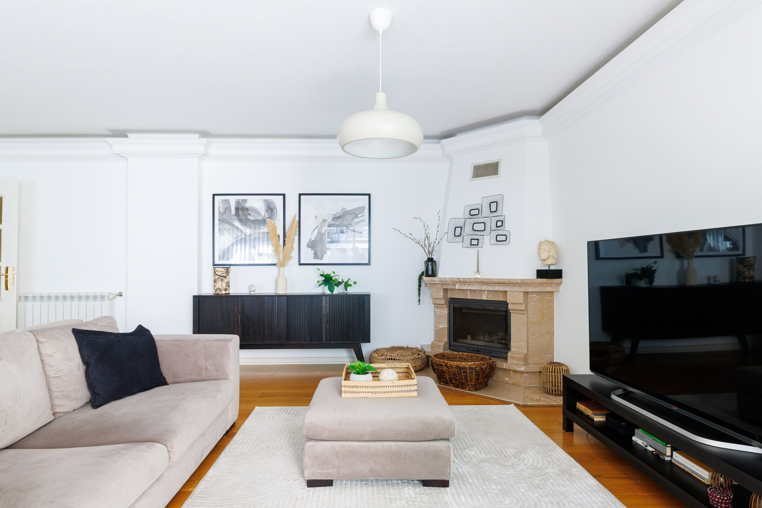 Photographer in Lisbon Elena Lialina