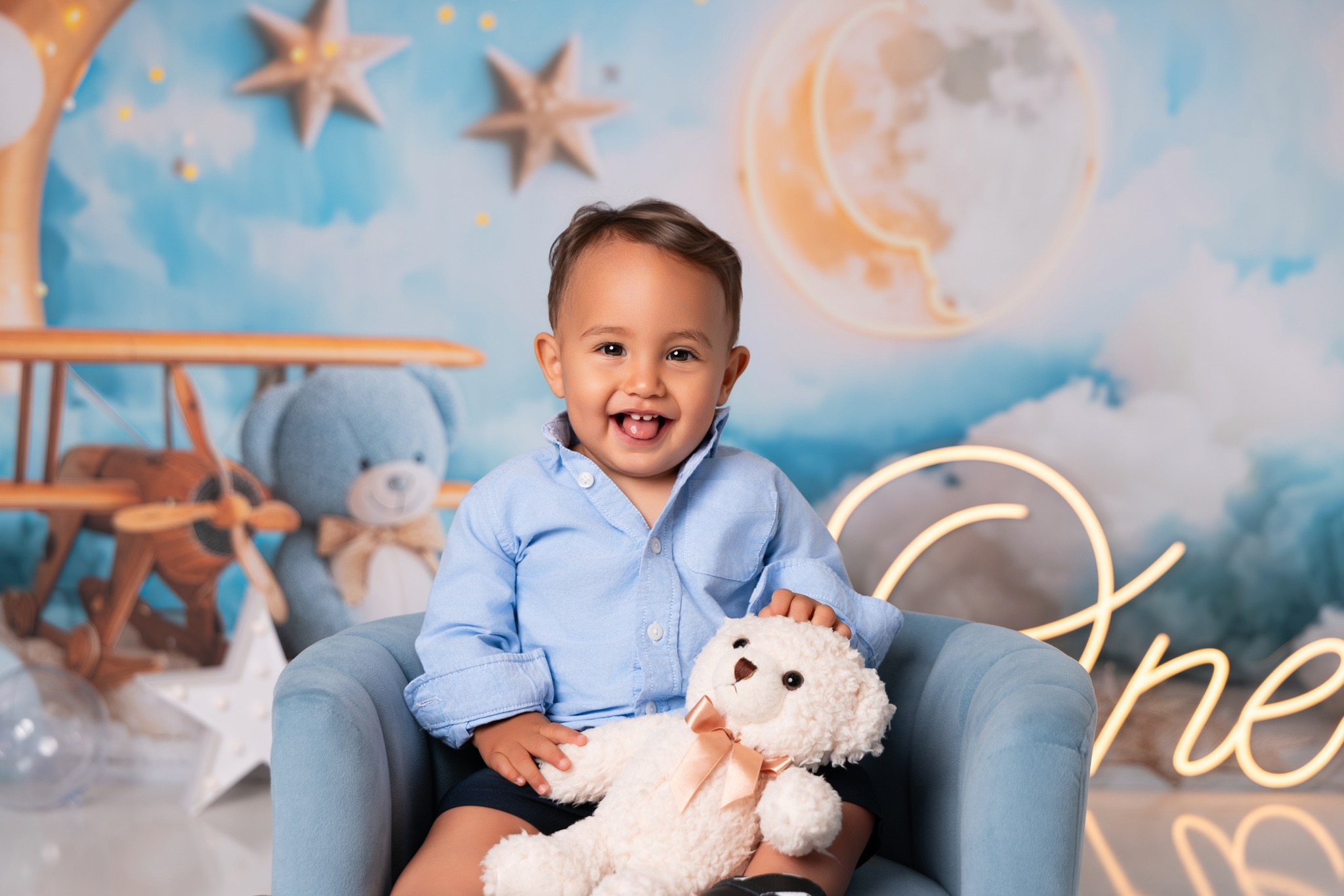 Liam 1 year old photoshoot. Professional family, maternity & newborn photographer in North Charleston, SC, creating timeless portraits