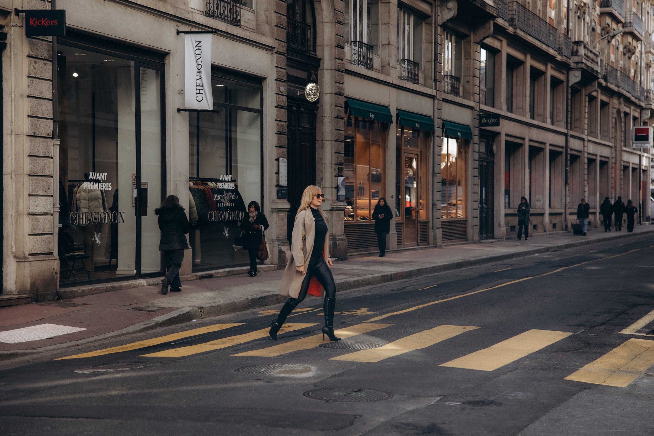 Content session in Toulouse with Lisa. Eugénie Smirnova — photographe à Toulouse et dans le sud-ouest de la France