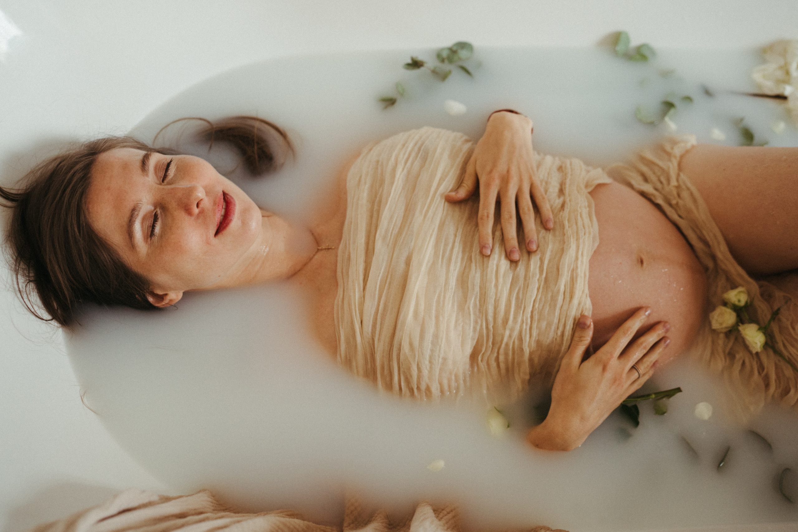 Maternity. Family photographer in Saudi Arabia