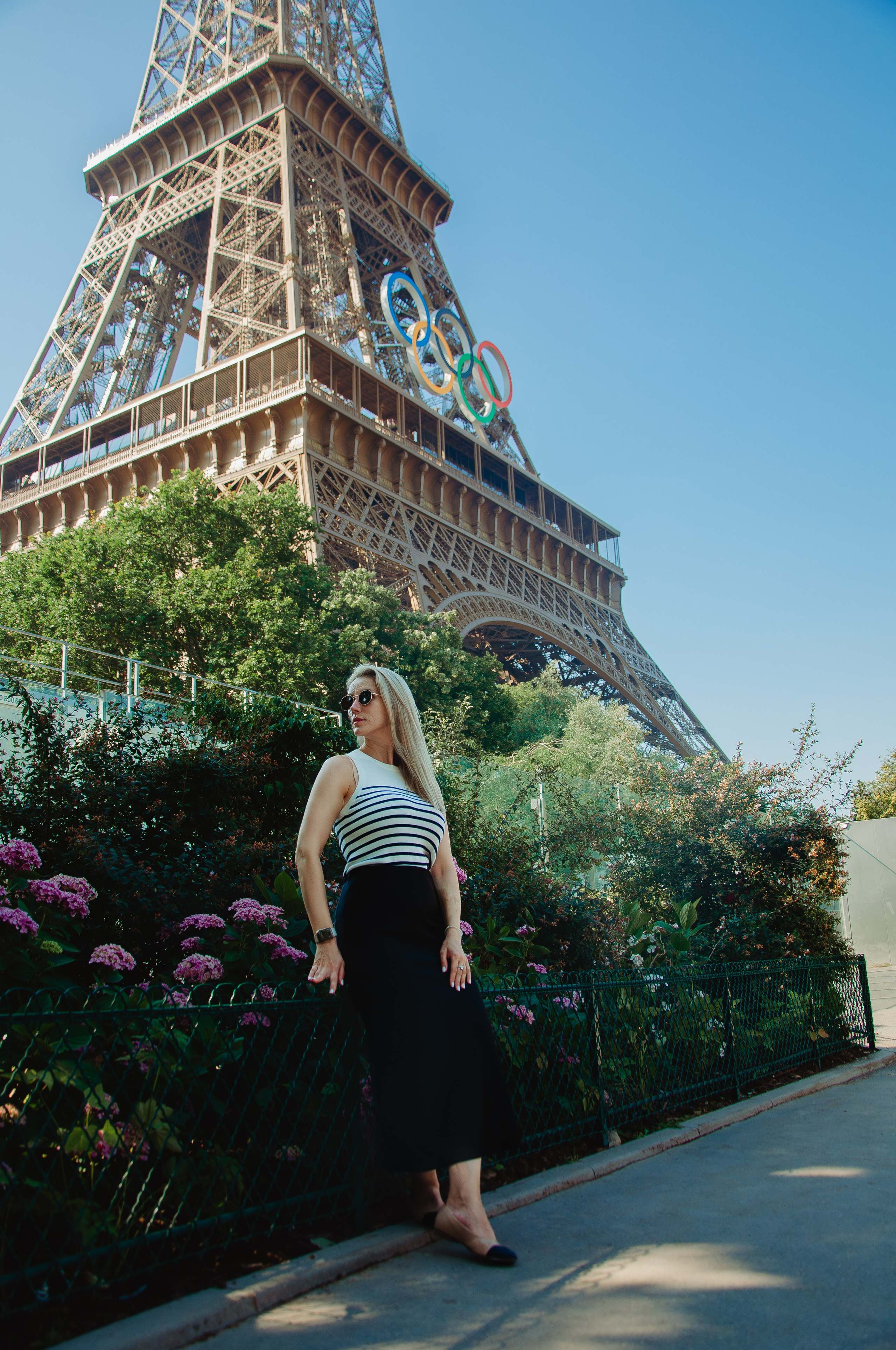 Летняя фотосессия у Эйфелевой башни. Фотограф в Париже Полина Осипова