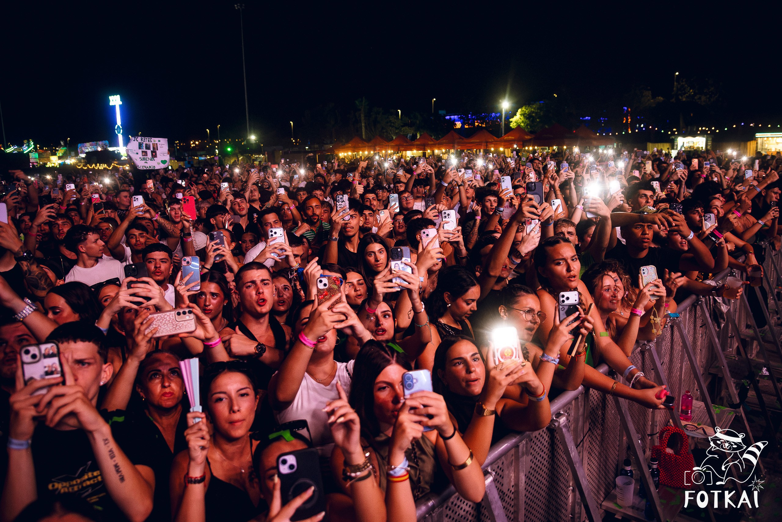 JC Reyes at Brilla Torrevieja Festival — Live Concert Photos in Torrevieja, Spain, 2026 | FOTKAI