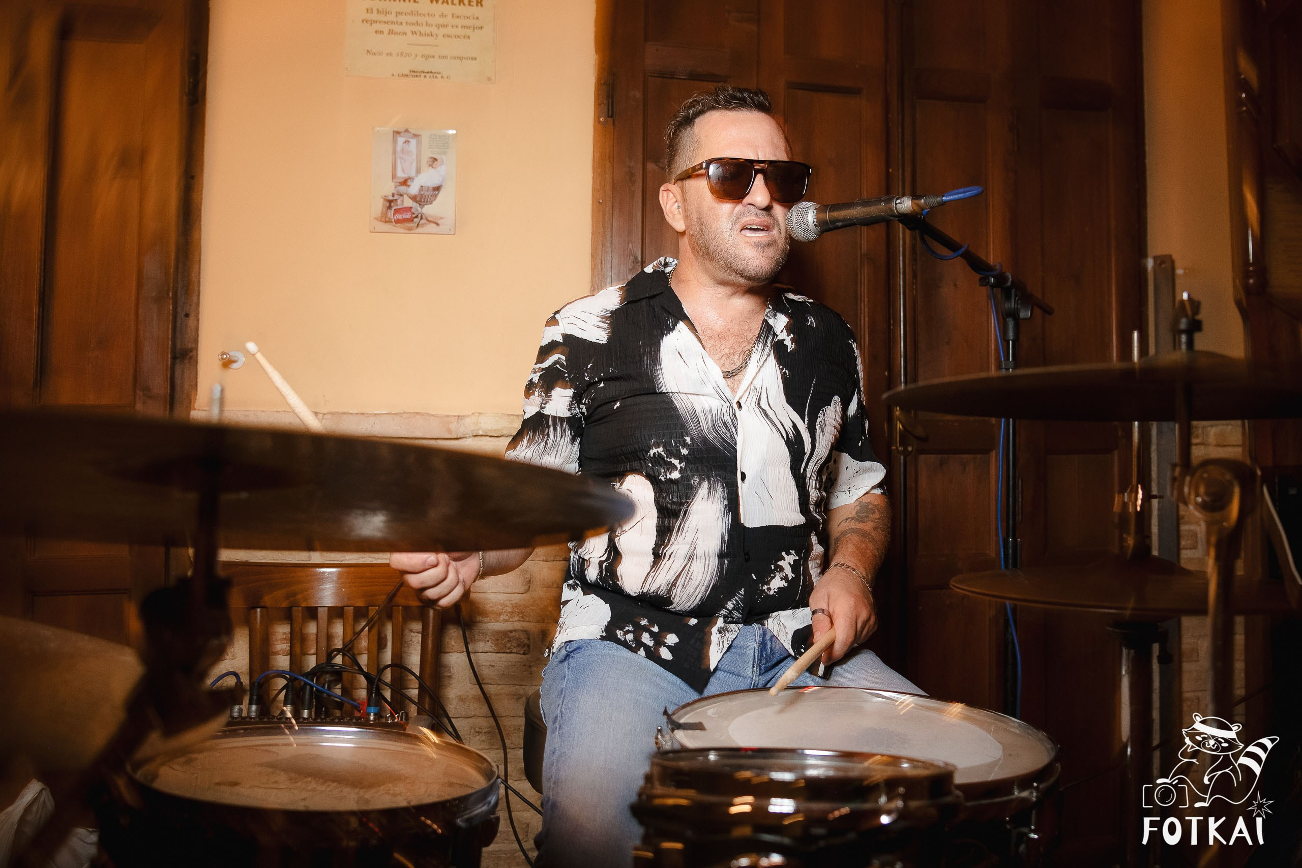 Stones of the Coast en Café Aljibe Rojales: Reportaje fotográfico 30.08.25 | FOTKAI