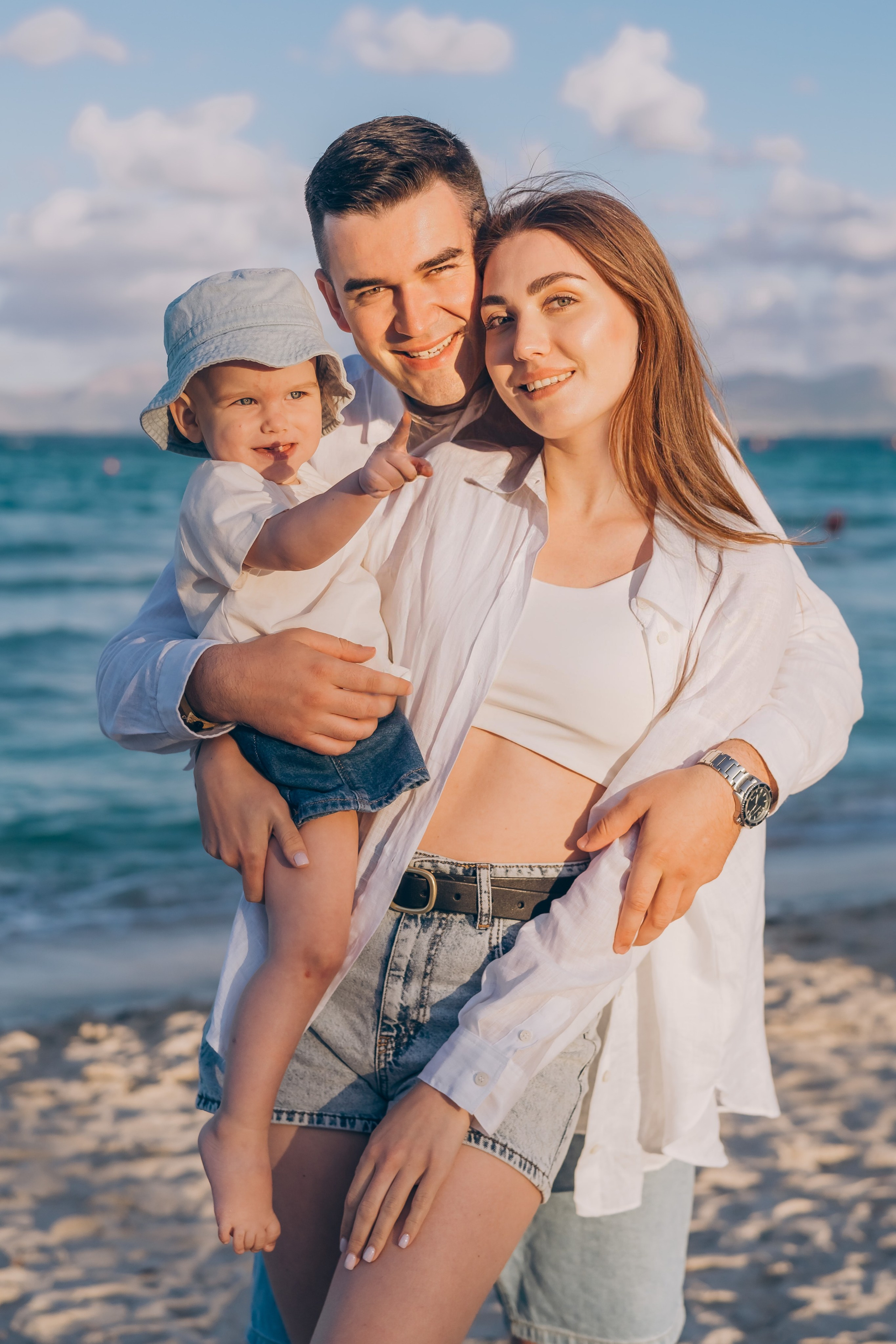 Sophisticated Tanya with her daughter and husband. Фотограф у Пальма де Майорка