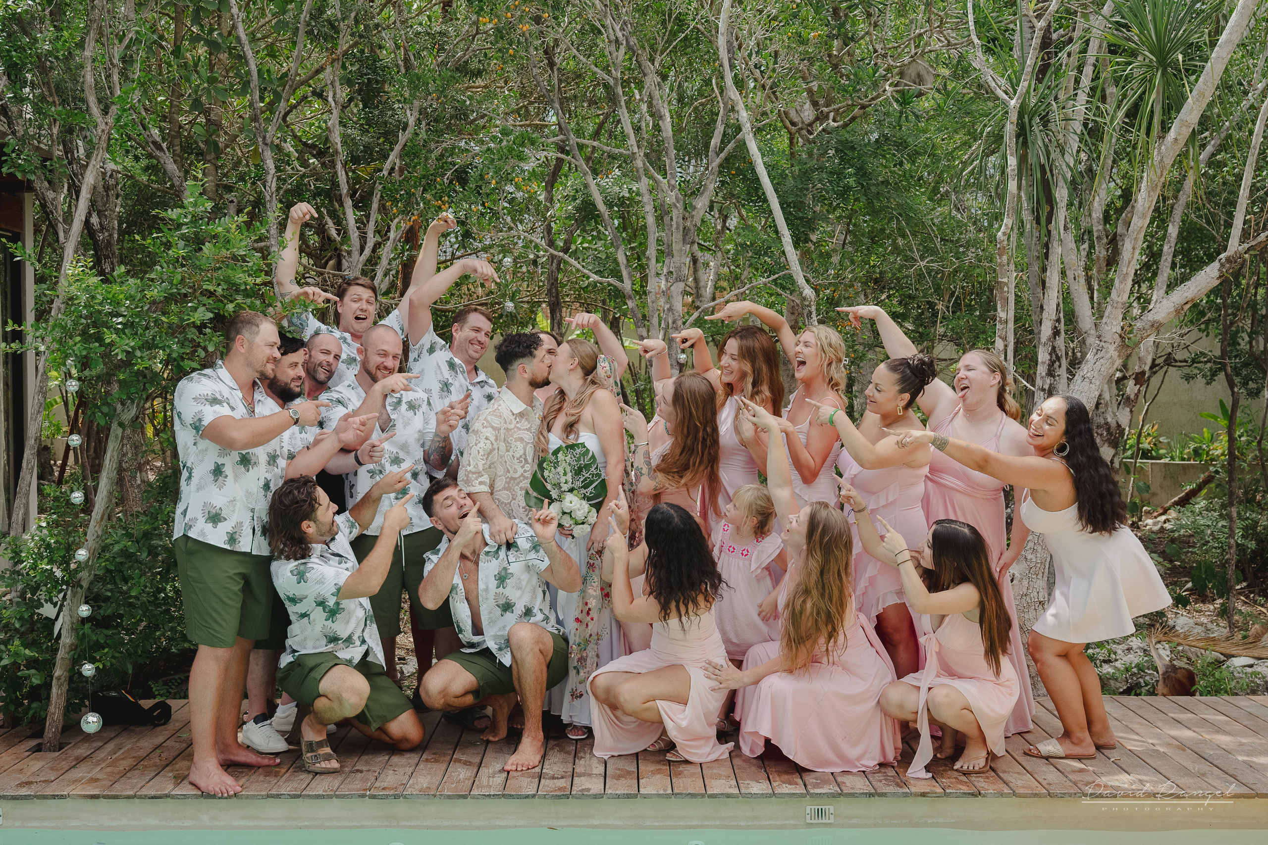 Classic Weddings. Destination wedding photographer based in Cancun and Riviera Maya with service worldwide