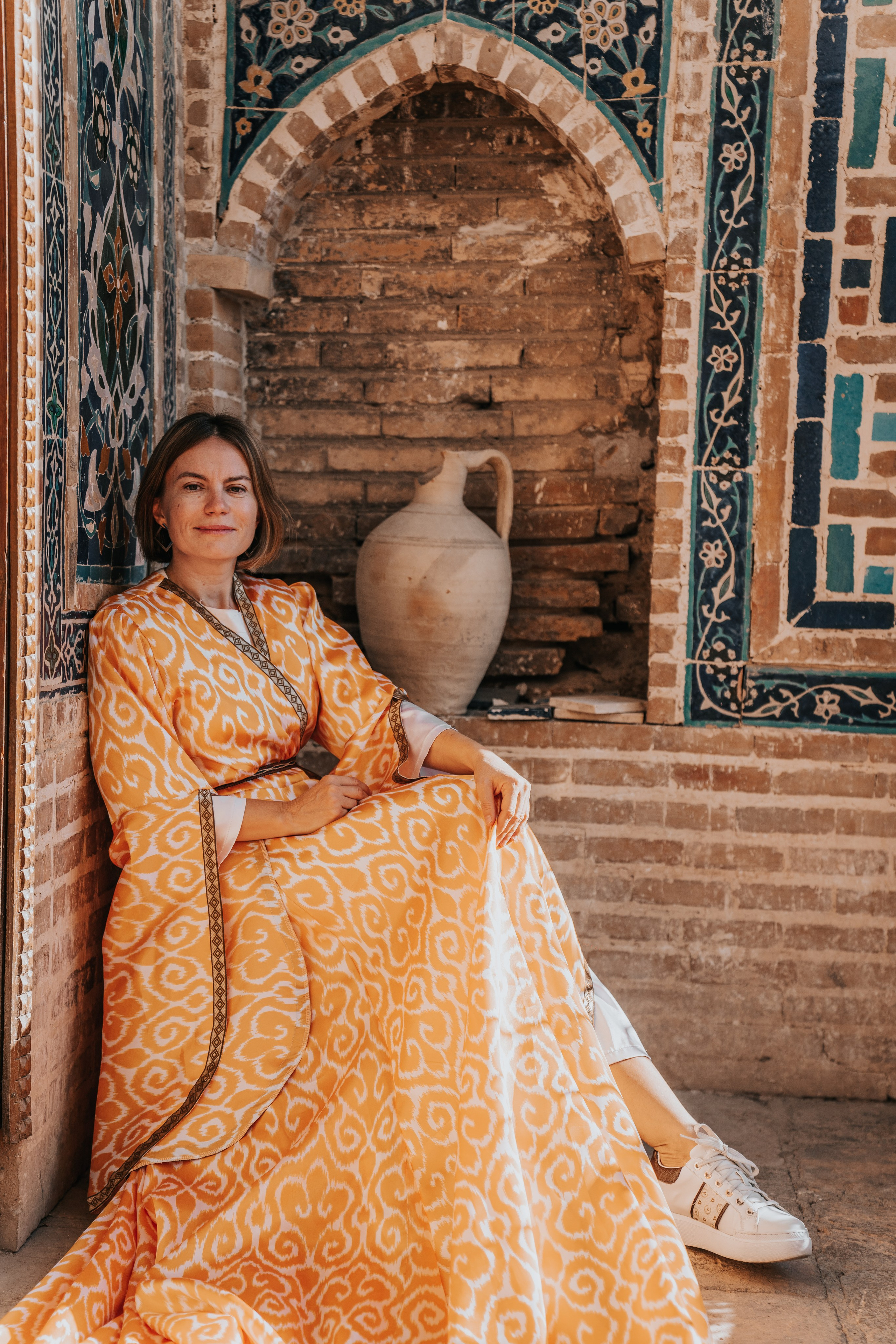 Этнические платья для фотографий в Бухаре. Фотограф в Узбекистане и Самарканде Джасур Марупов