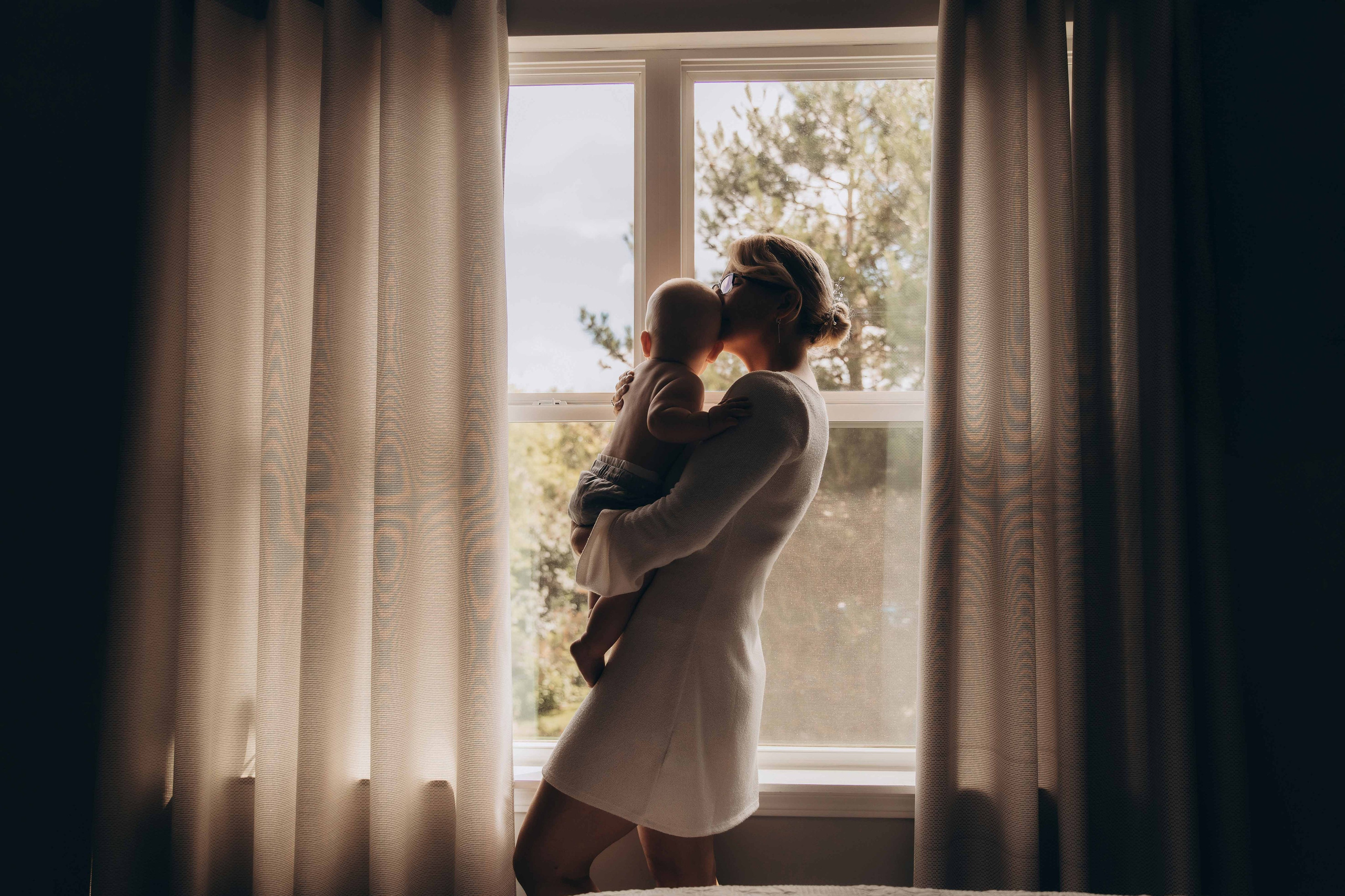 At-Home Baby Photoshoot — First Months of Life in a Cozy Home. Family and children’s photographer in Chicago